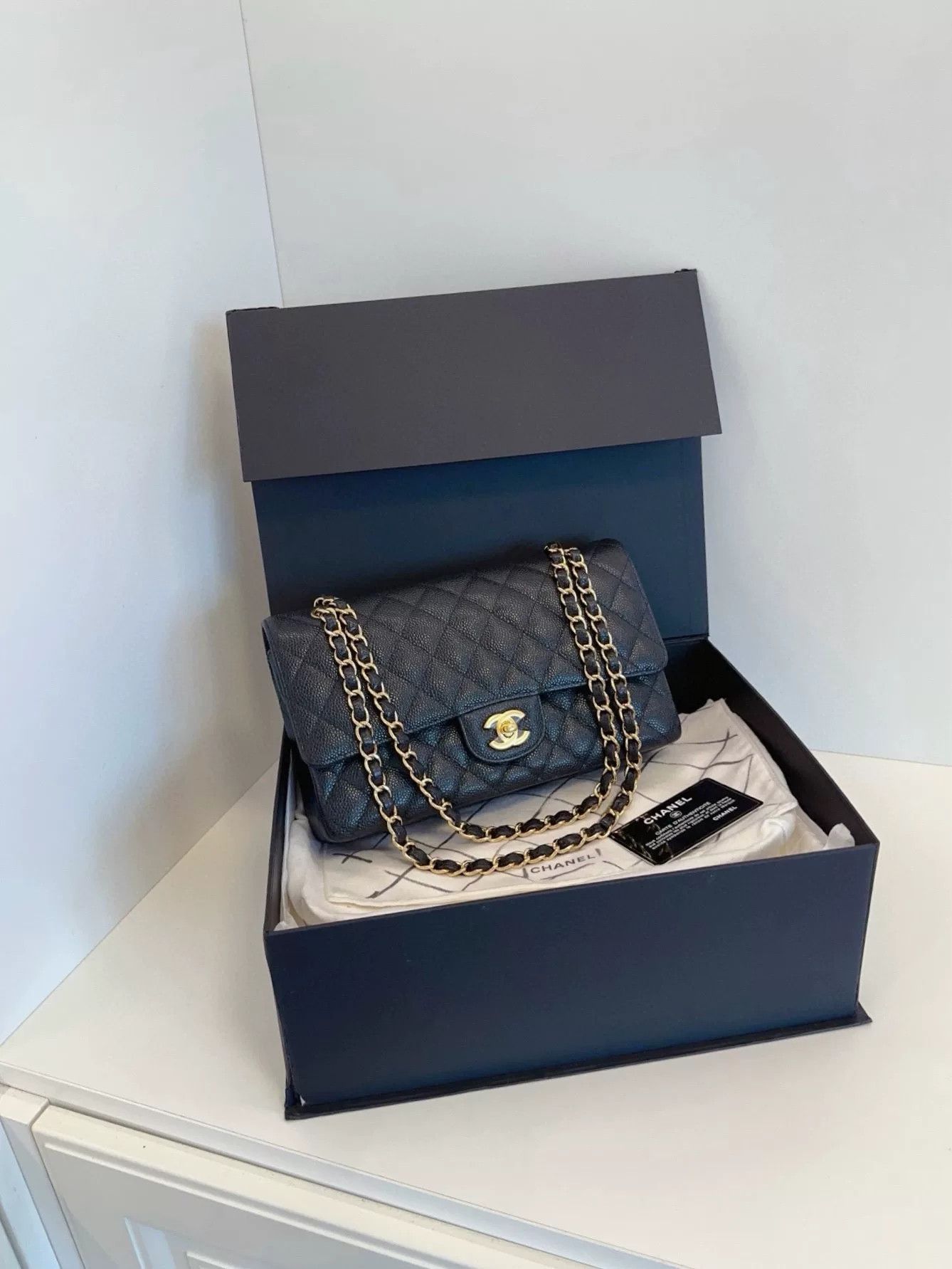 Chanel Pre-loved Bag Very good condition Size ONE SIZE - 8 Thumbnail