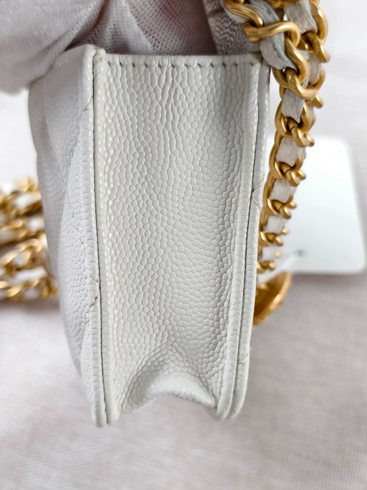 Chanel Pre-loved Bag Very good condition Size ONE SIZE - 5 Thumbnail