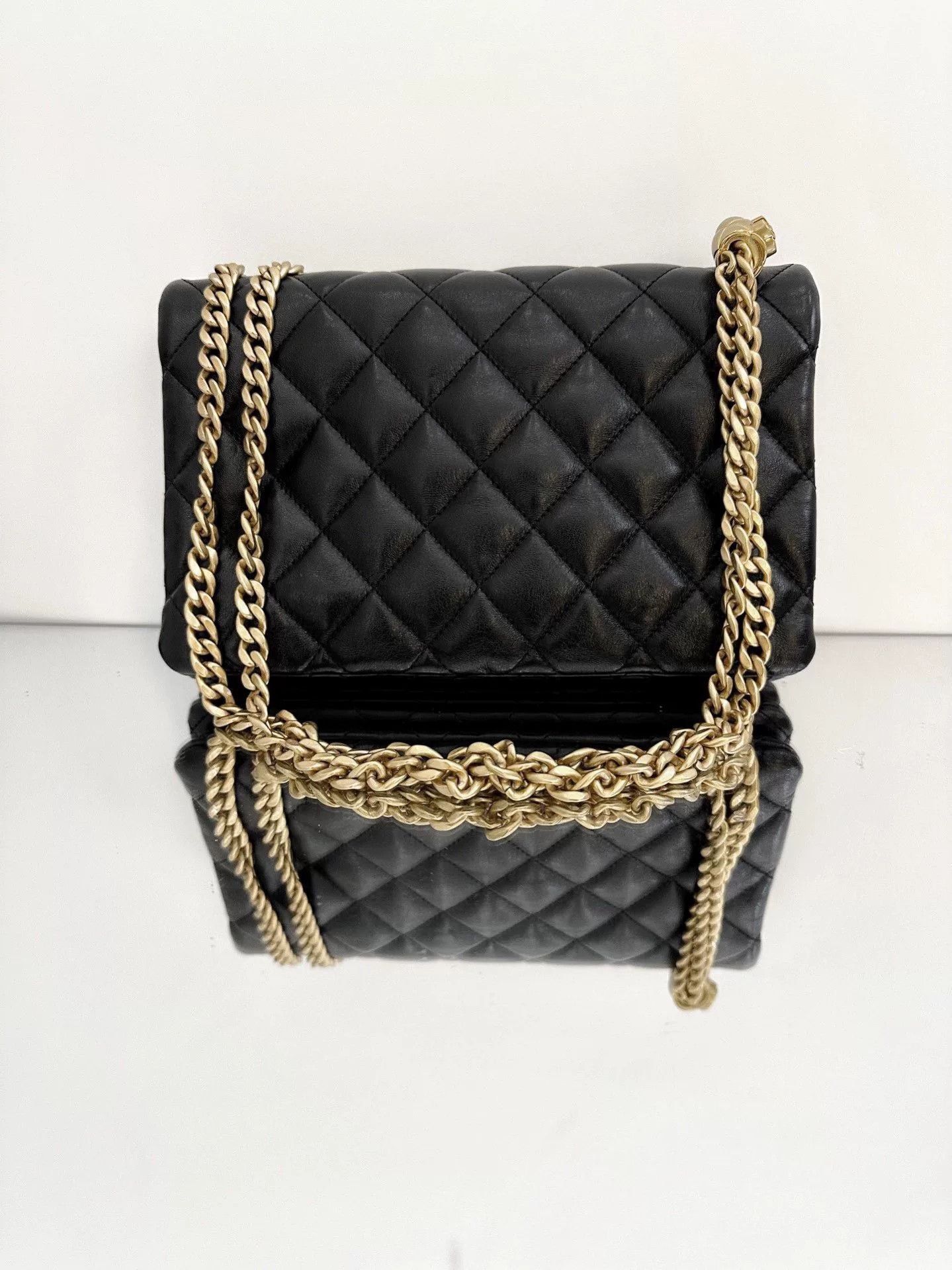 Chanel Pre-loved Bag Very good condition Size ONE SIZE - 3 Thumbnail