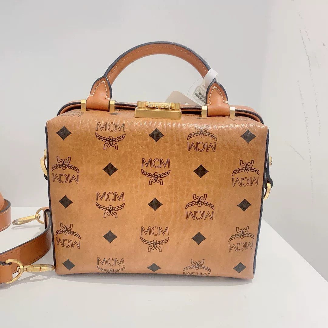 MCM Pre-loved Bag Very good condition Size ONE SIZE - 3 Thumbnail