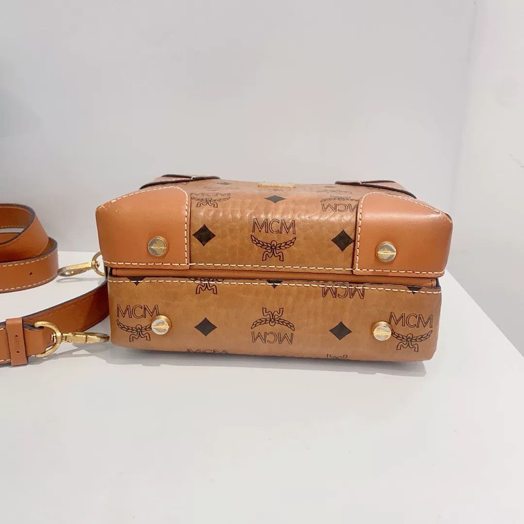 MCM Pre-loved Bag Very good condition Size ONE SIZE - 5 Thumbnail