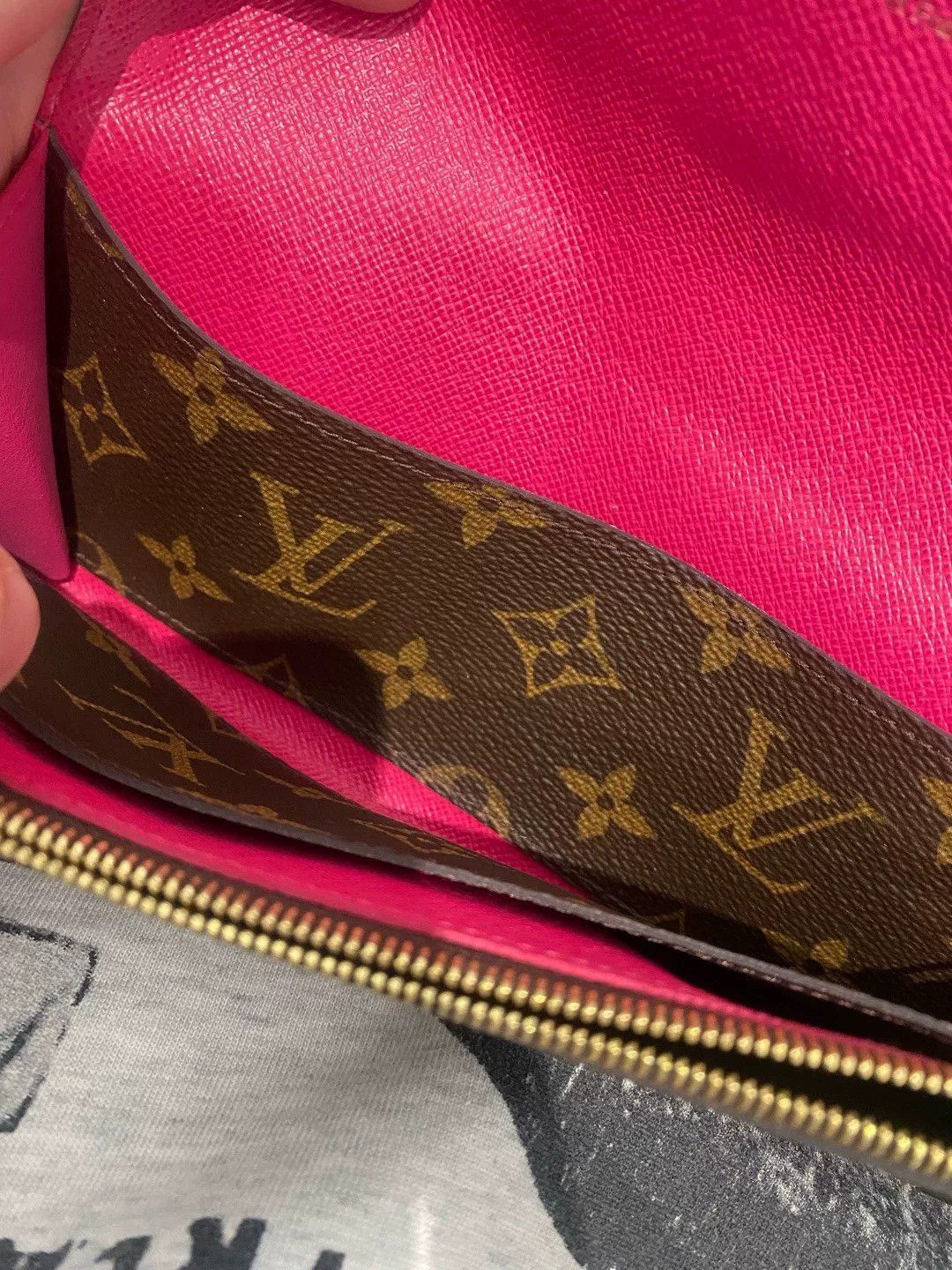 Louis Vuitton Pre-loved Bag Very good condition Size ONE SIZE - 4 Thumbnail