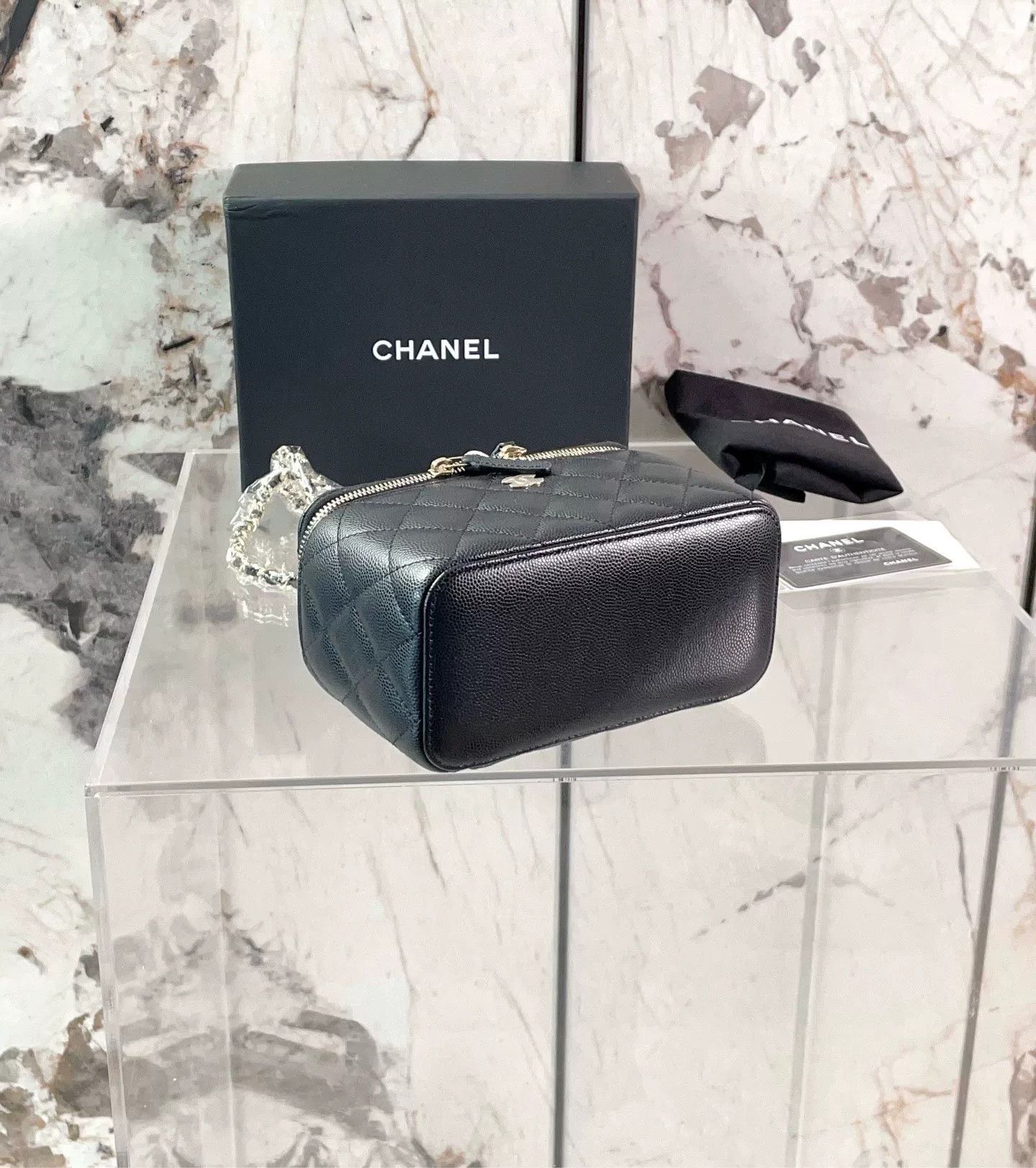 Chanel Pre-loved Bag Very good condition Size ONE SIZE - 5 Thumbnail