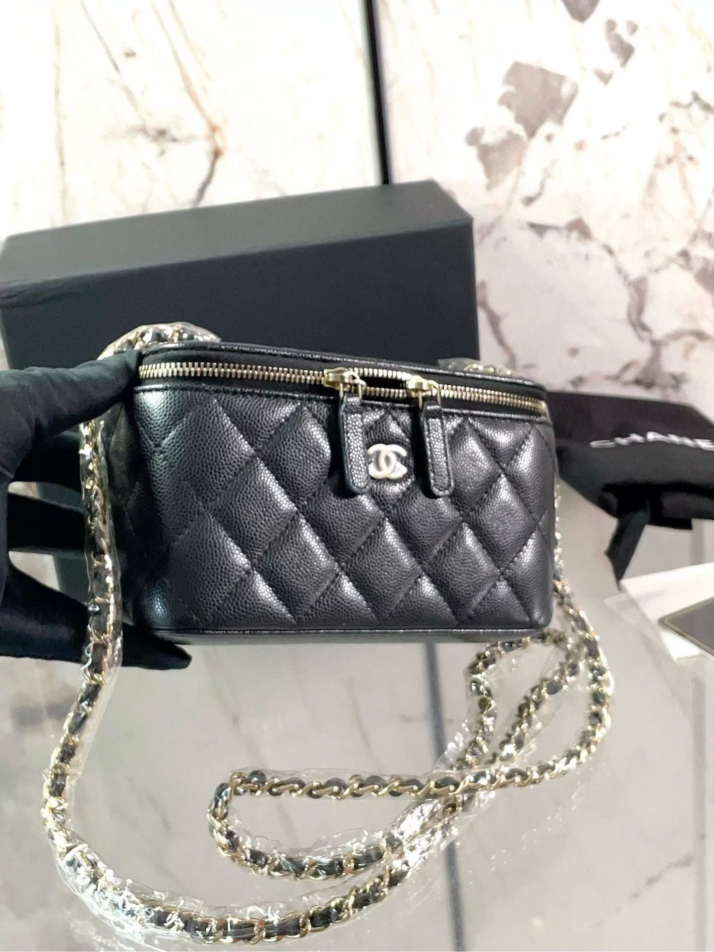 Chanel Pre-loved Bag Very good condition Size ONE SIZE - 6 Thumbnail