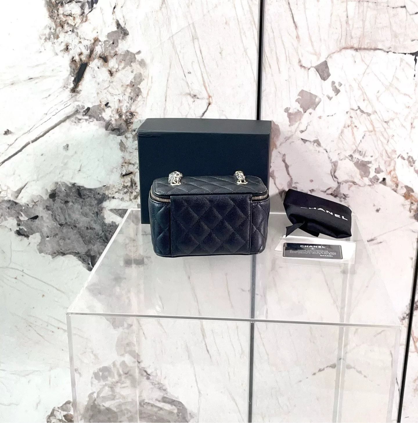 Chanel Pre-loved Bag Very good condition Size ONE SIZE - 2 Thumbnail