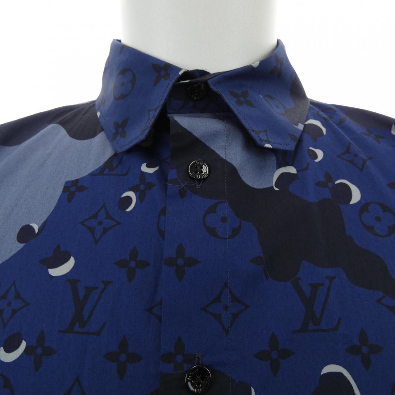 Louis Vuitton Louis Vuitton Louis Vuitton Monogram Camouflage DNA Ocean Shirt Textile Dress Shirt HIS07WTKJ DUTY FREE for USA Size ONE SIZE - 5 Thumbnail