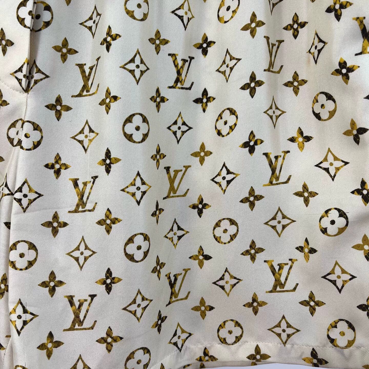 Louis Vuitton Louis Vuitton Monogram Silk Shorts Size 40" / US 18 - 6 Thumbnail