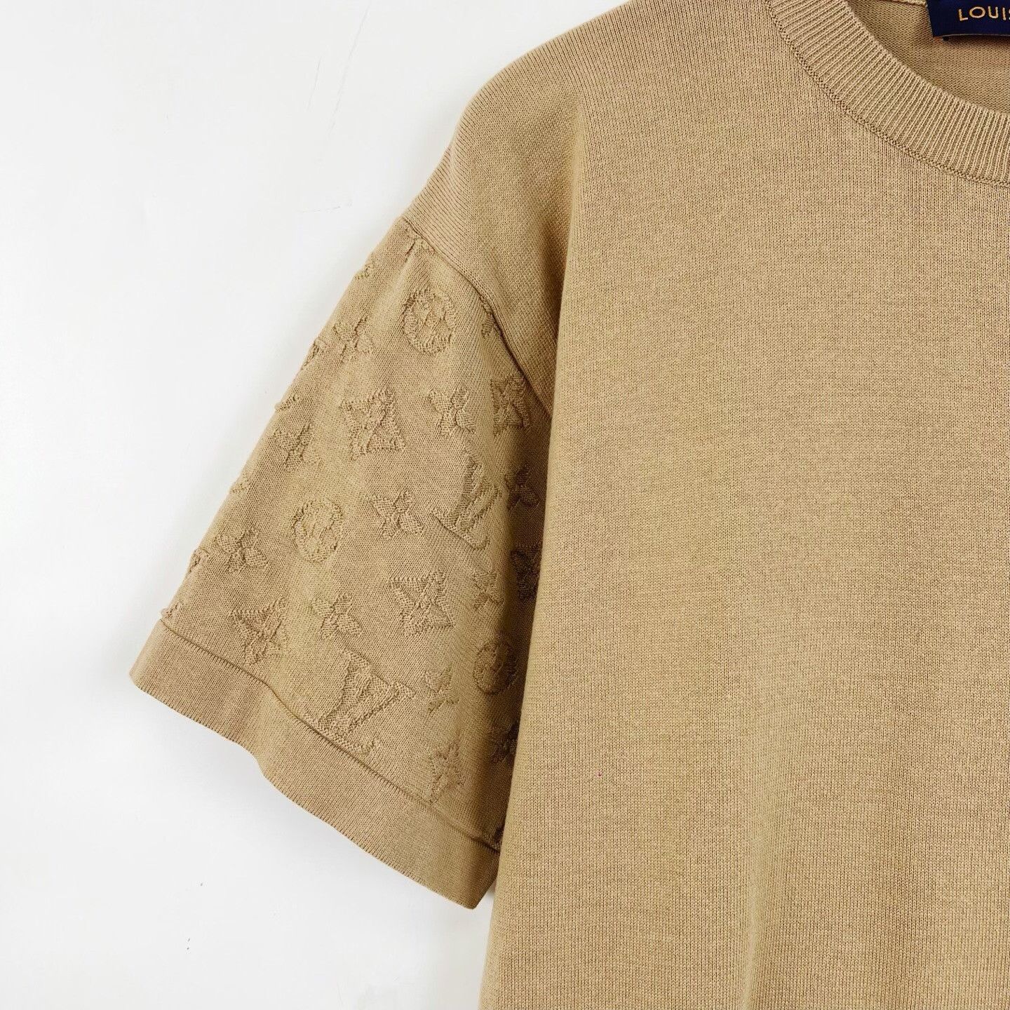 Louis Vuitton Louis Vuitton Monogram Embossed Knit Tee Size US M / EU 48-50 / 2 - 6 Thumbnail