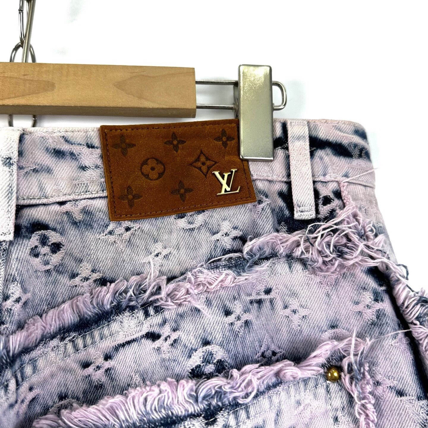 Louis Vuitton Louis Vuitton Lavender Monogram Distressed Jeans Size 33" - 7 Thumbnail