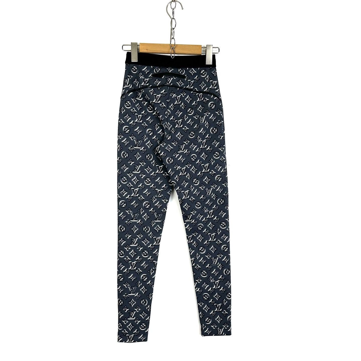 Louis Vuitton Louis Vuitton Gray Monogram Logo Yoga Pants Size 34" / US 12 / IT 48 - 2 Thumbnail
