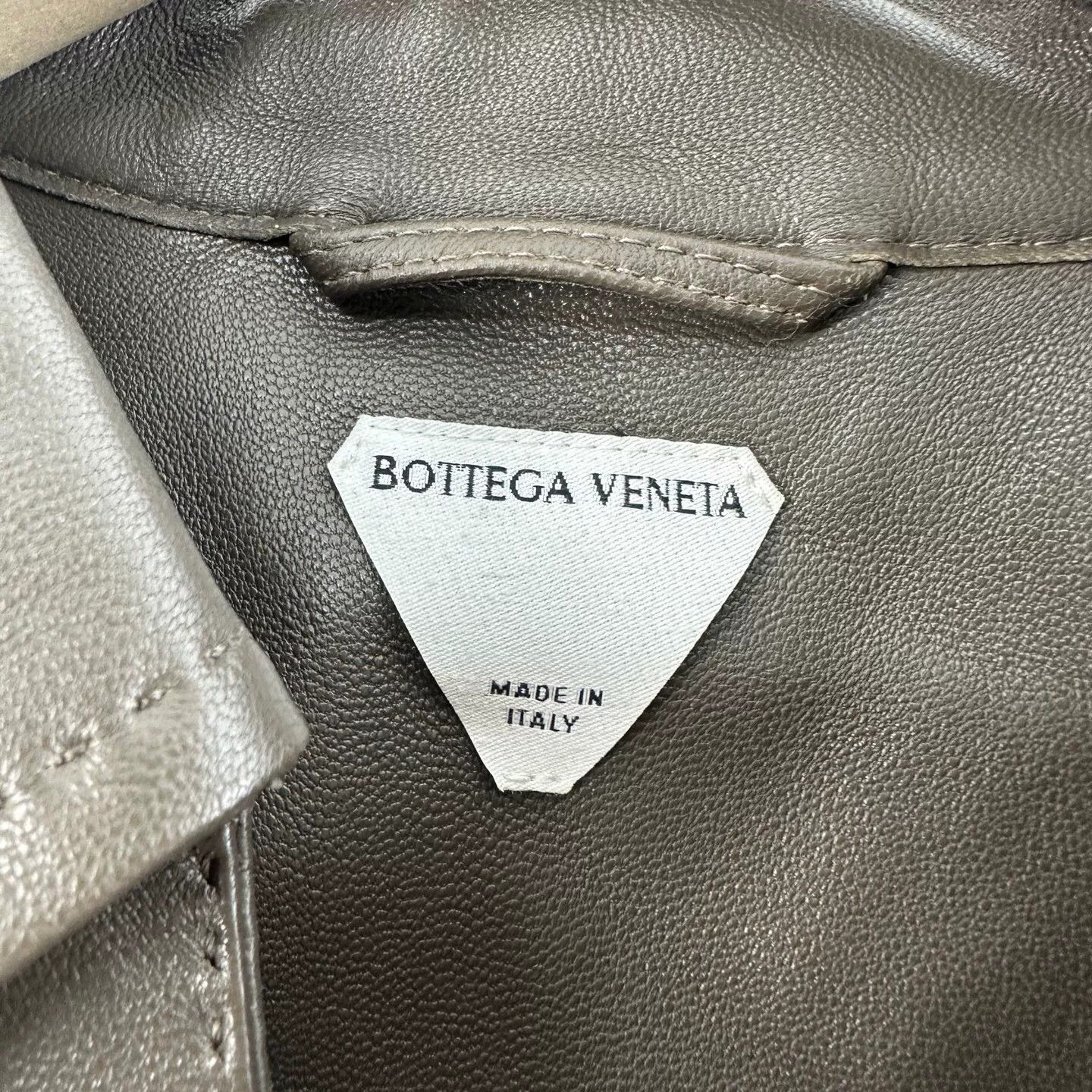 Bottega Veneta Bottega Veneta Women's V-Neck Leather Coat Size XS / US 0-2 / IT 36-38 - 4 Thumbnail