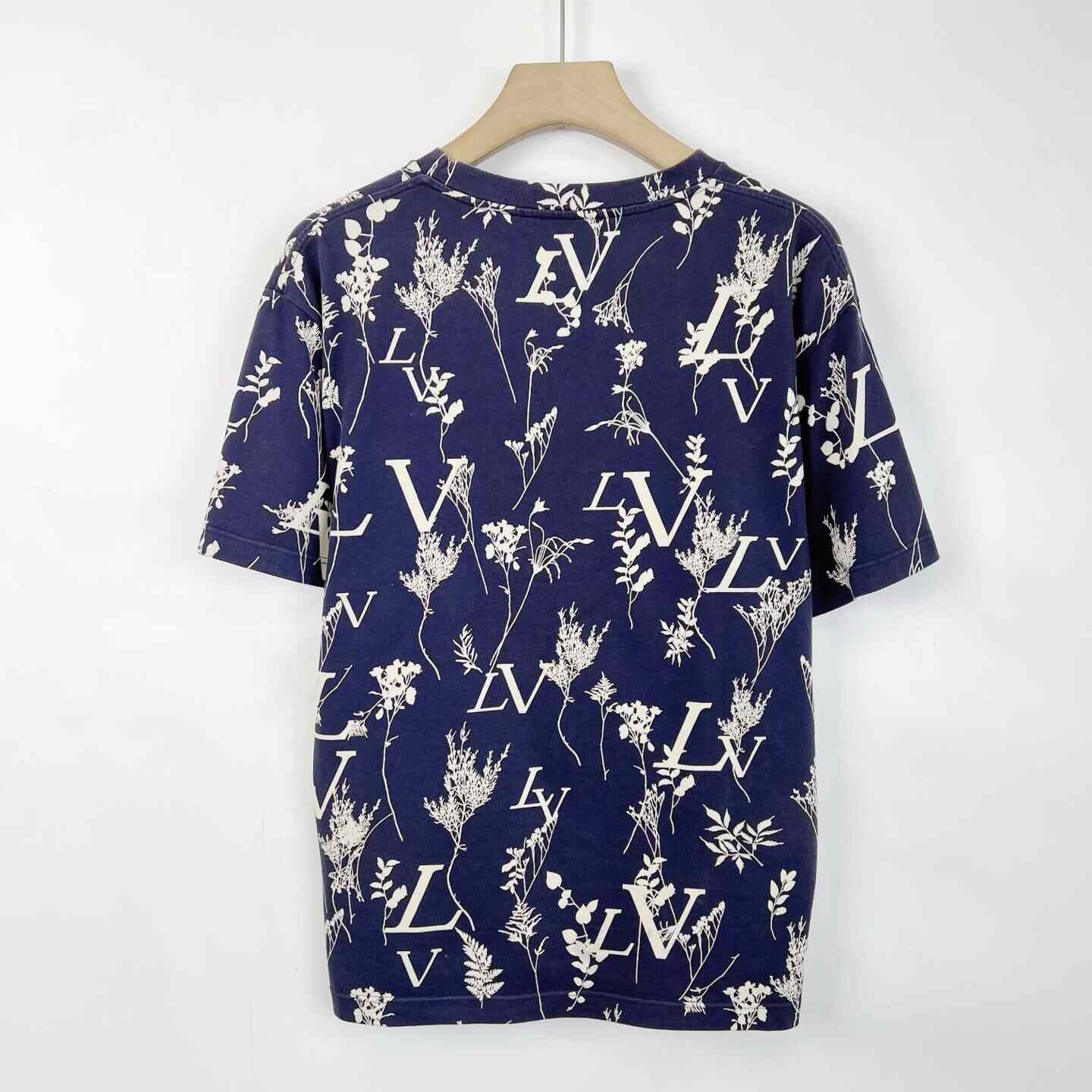 Louis Vuitton Louis Vuitton Letter Floral Print Round Neck T-shirt Size L / US 10 / IT 46 - 2 Thumbnail