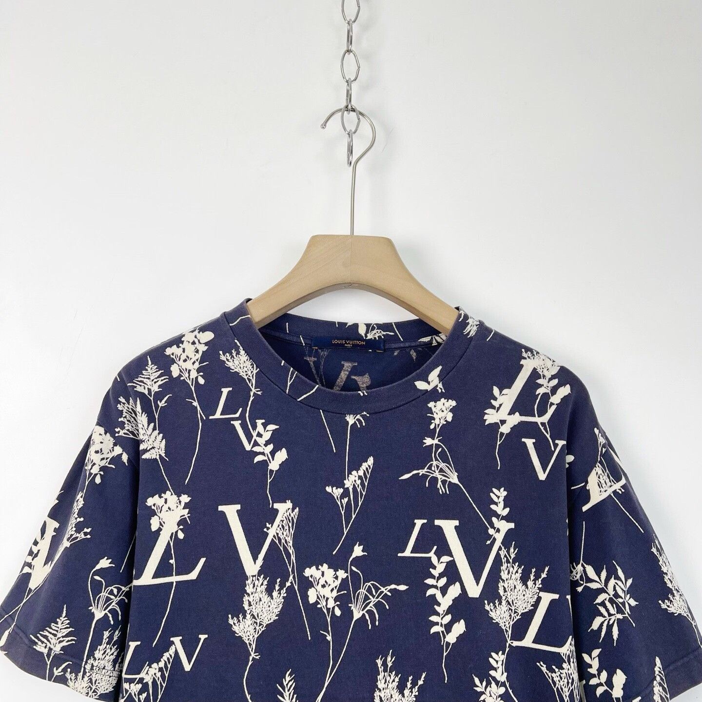 Louis Vuitton Louis Vuitton Letter Floral Print Round Neck T-shirt Size L / US 10 / IT 46 - 3 Thumbnail