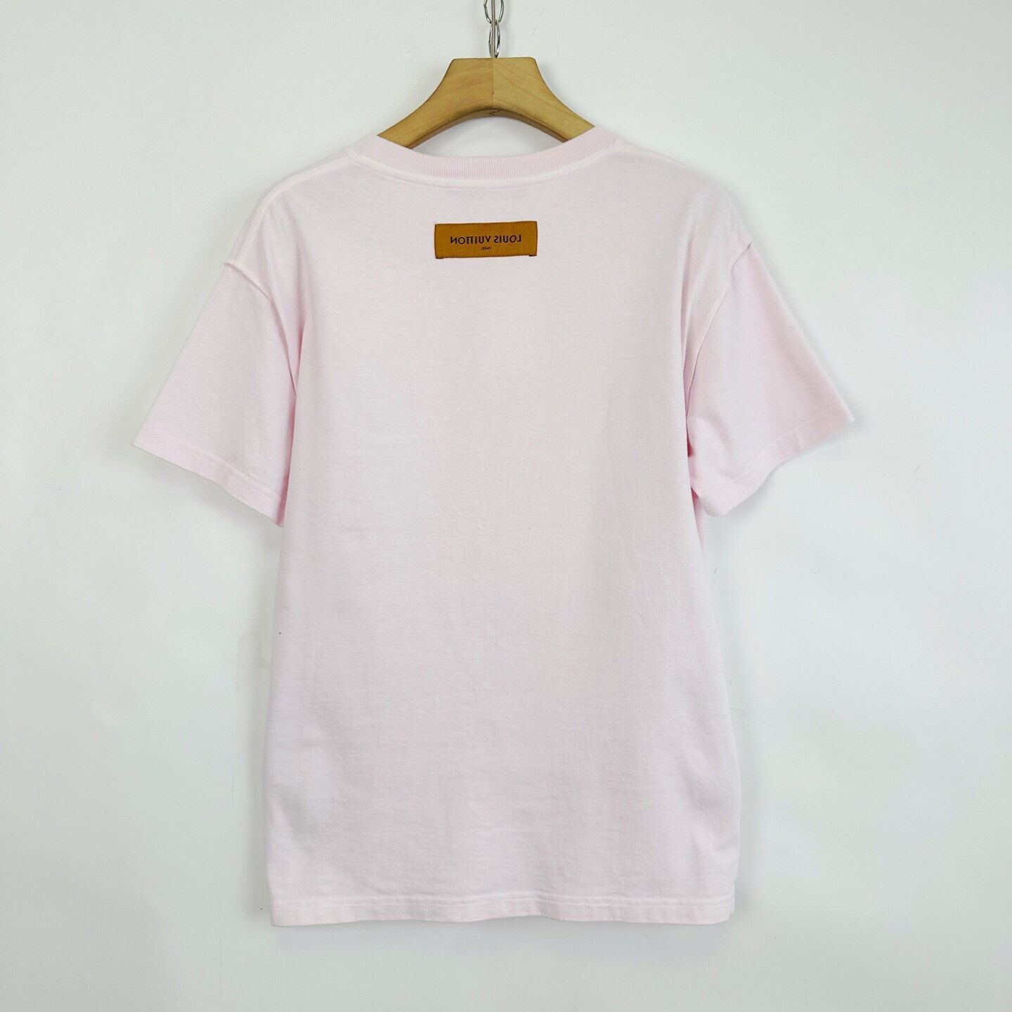 Louis Vuitton Louis Vuitton Pink Chest Pocket T-Shirt Size XS / US 0-2 / IT 36-38 - 2 Thumbnail