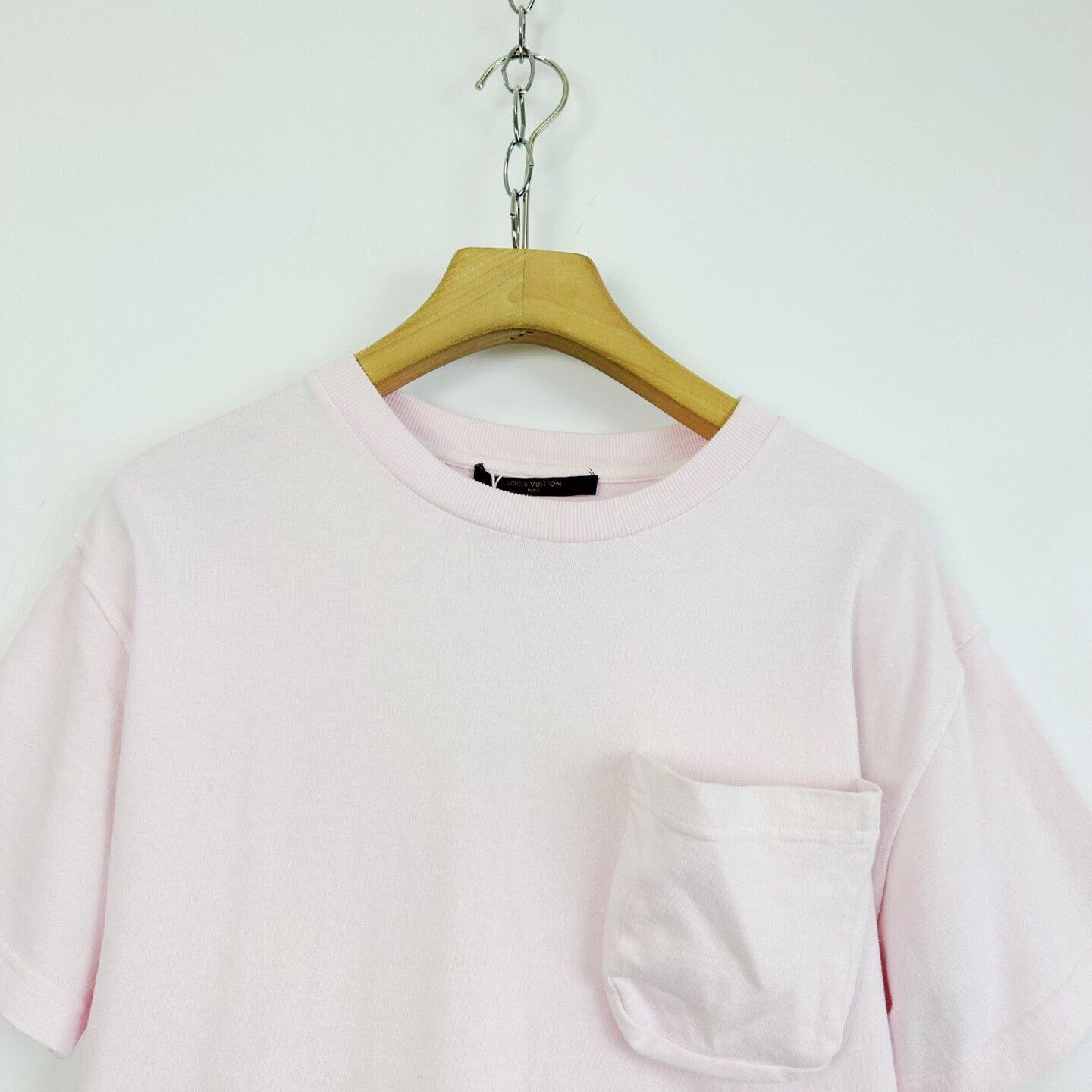 Louis Vuitton Louis Vuitton Pink Chest Pocket T-Shirt Size XS / US 0-2 / IT 36-38 - 3 Thumbnail