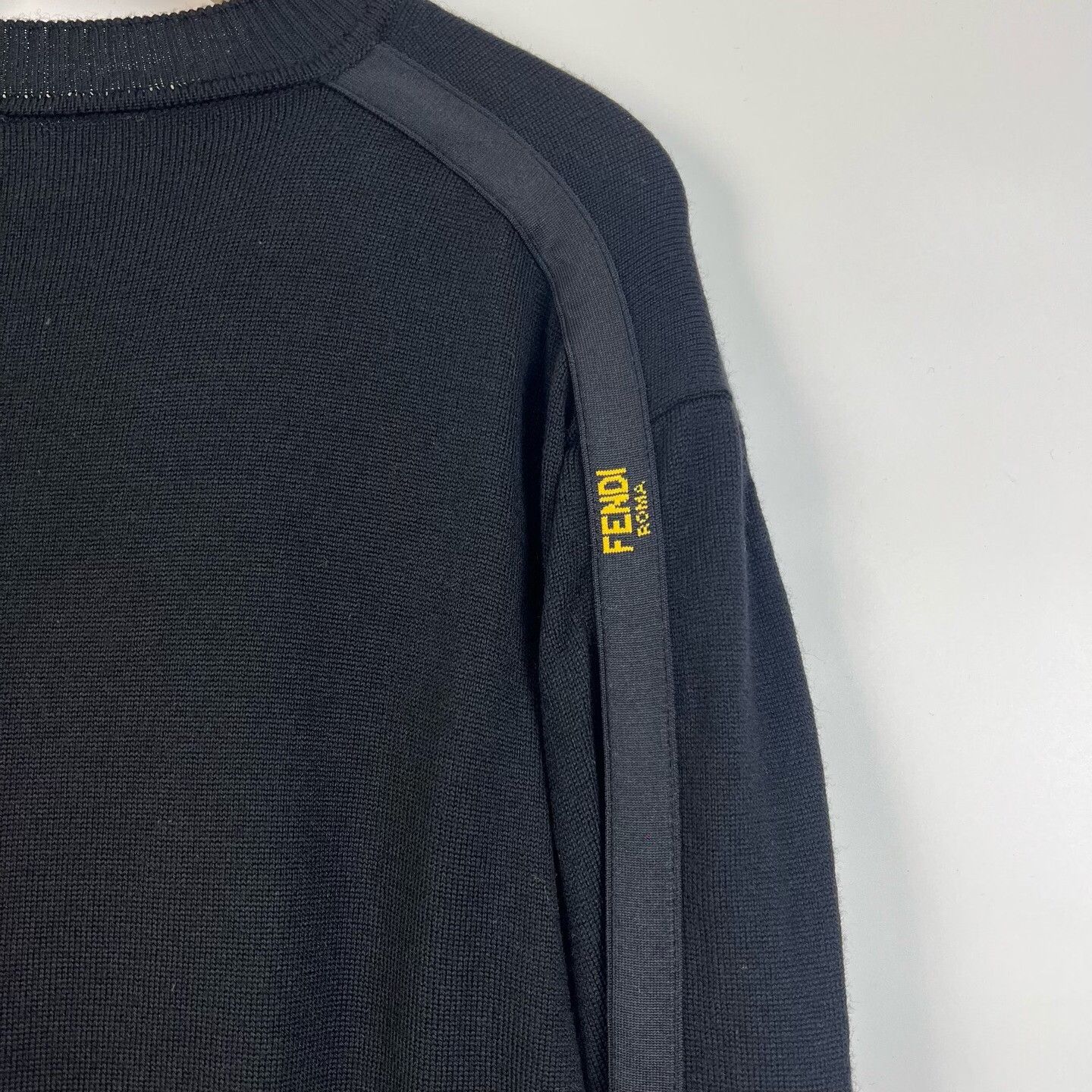 Fendi Fendi Black Logo Embroidered Crewneck Sweater Size US L / EU 52-54 / 3 - 6 Thumbnail