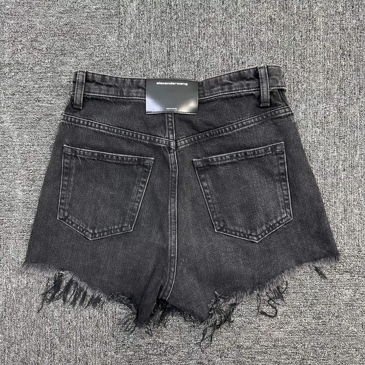 Alexander Wang Alexander Wang Black Cuffed Denim Shorts Size 24" / US 00 / IT 34 - 2 Thumbnail