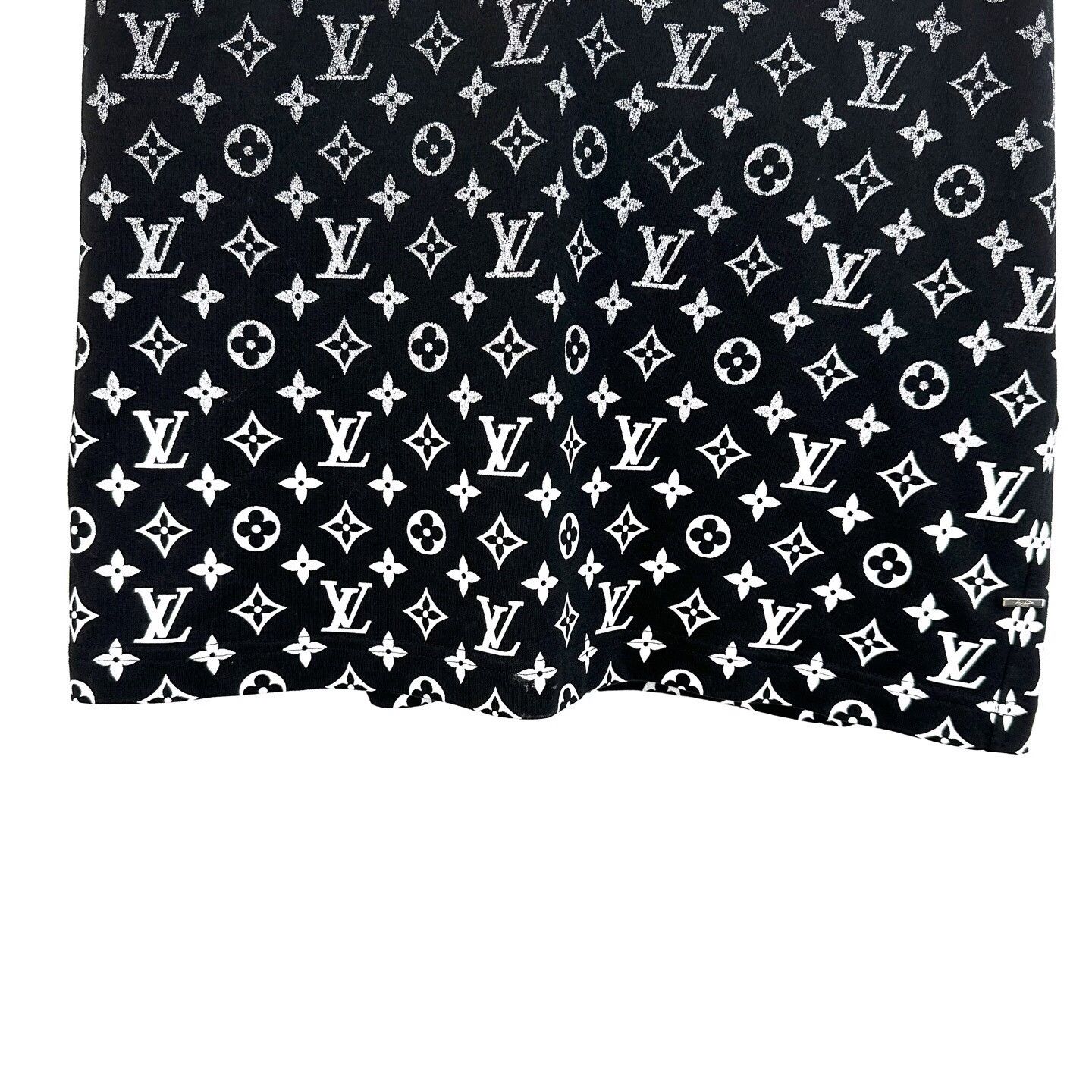 Louis Vuitton Louis Vuitton Black Monogram Print T-Shirt Size US S / EU 44-46 / 1 - 6 Thumbnail