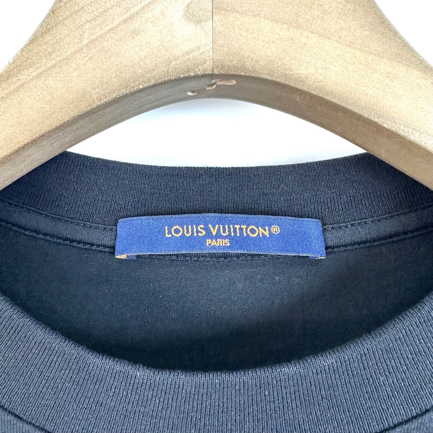 Louis Vuitton Louis Vuitton Black Monogram Print T-Shirt Size US S / EU 44-46 / 1 - 4 Thumbnail