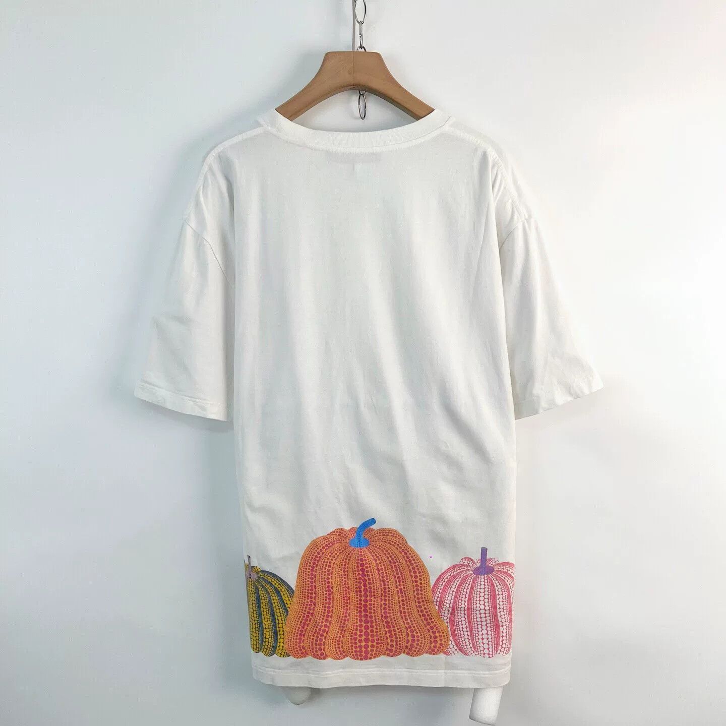 Louis Vuitton Louis Vuitton Yayoi Kusama Polka Dot Pumpkin T-shirt Size US XXL / EU 58 / 5 - 2 Thumbnail