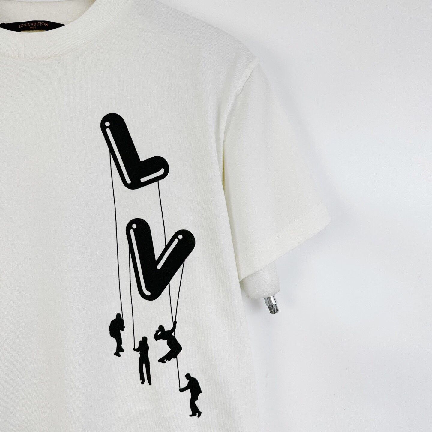 Louis Vuitton Louis Vuitton White Printed Paratrooper T-Shirt Size US XS / EU 42 / 0 - 5 Thumbnail