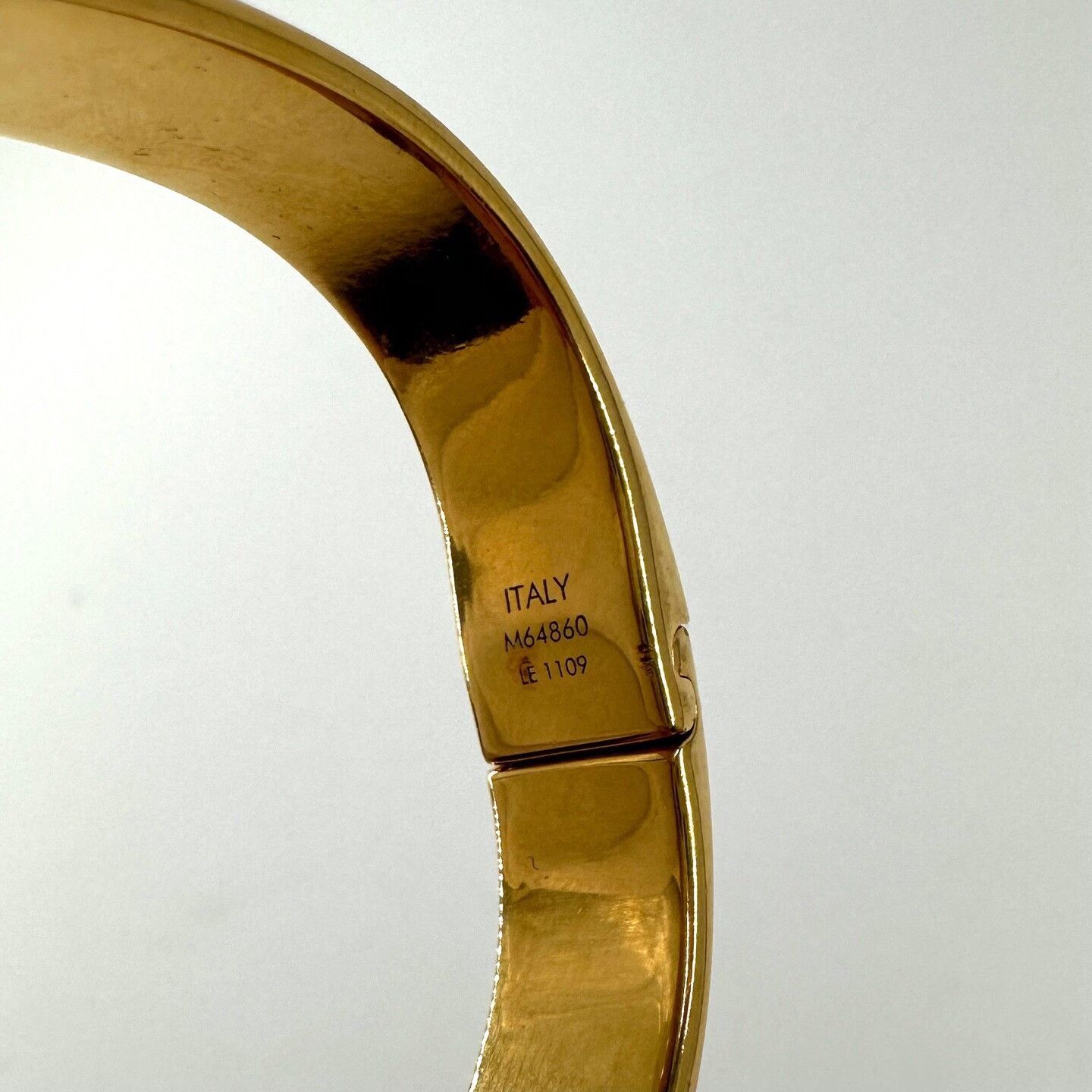 Louis Vuitton Louis Vuitton Engraved Diamond Bracelet Size ONE SIZE - 5 Thumbnail