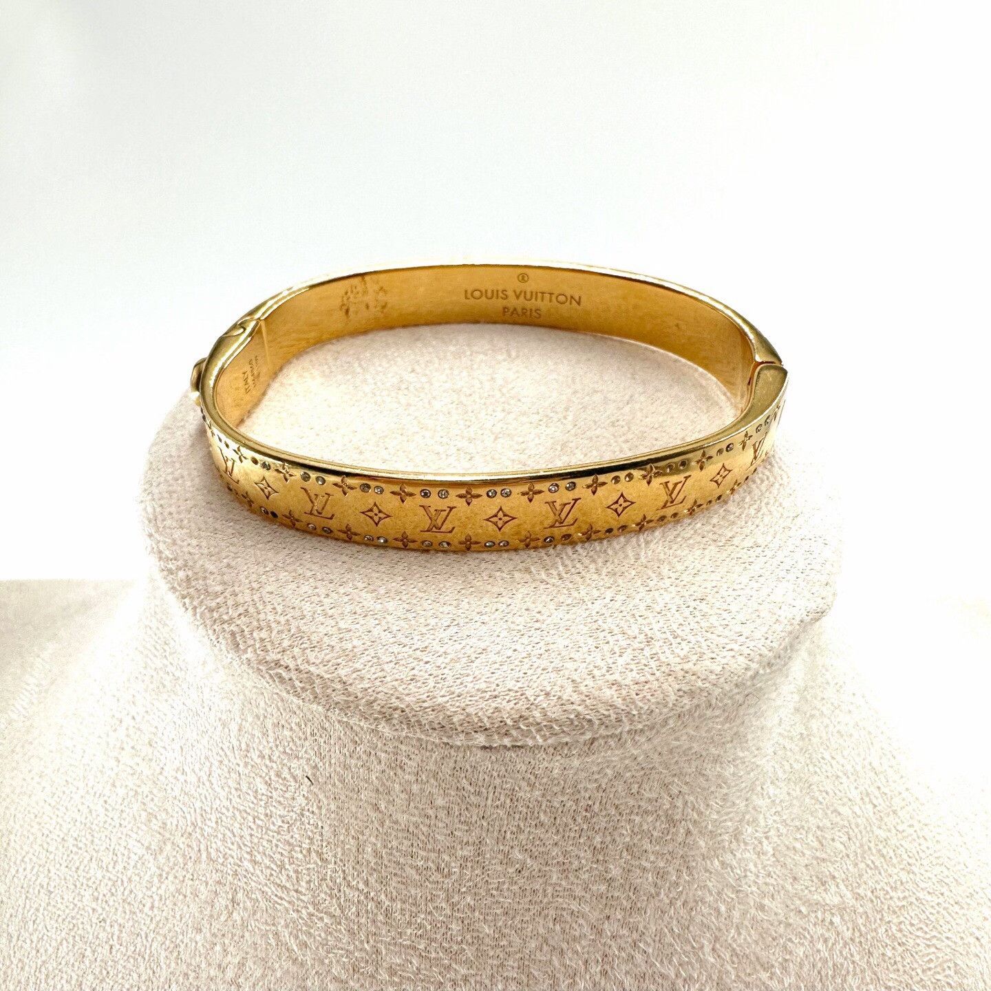 Louis Vuitton Louis Vuitton Engraved Diamond Bracelet Size ONE SIZE - 2 Thumbnail