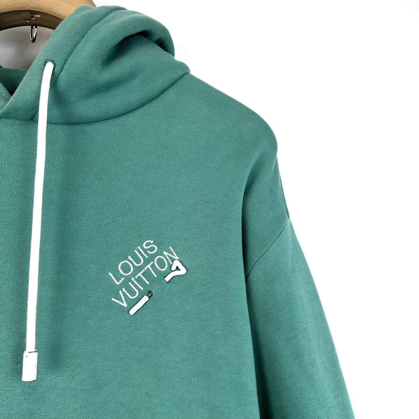 Louis Vuitton Louis Vuitton Embroidered Logo Hoodie Size US XL / EU 56 / 4 - 5 Thumbnail