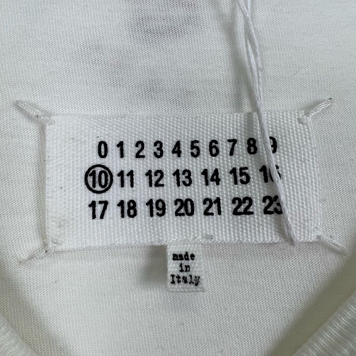 Maison Margiela Maison Margiela White Embroidered Logo Tee Size US M / EU 48-50 / 2 - 4 Thumbnail