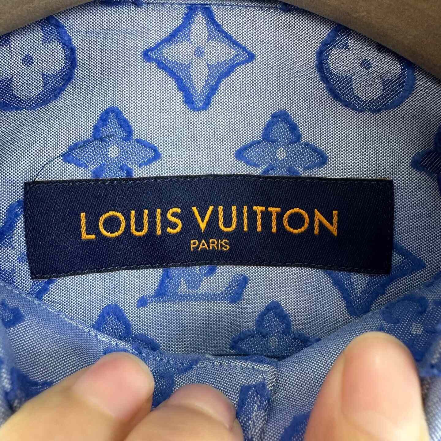Louis Vuitton Louis Vuitton Blue Flocked Monogram Long-Sleeve Shirt Size US S / EU 44-46 / 1 - 4 Thumbnail