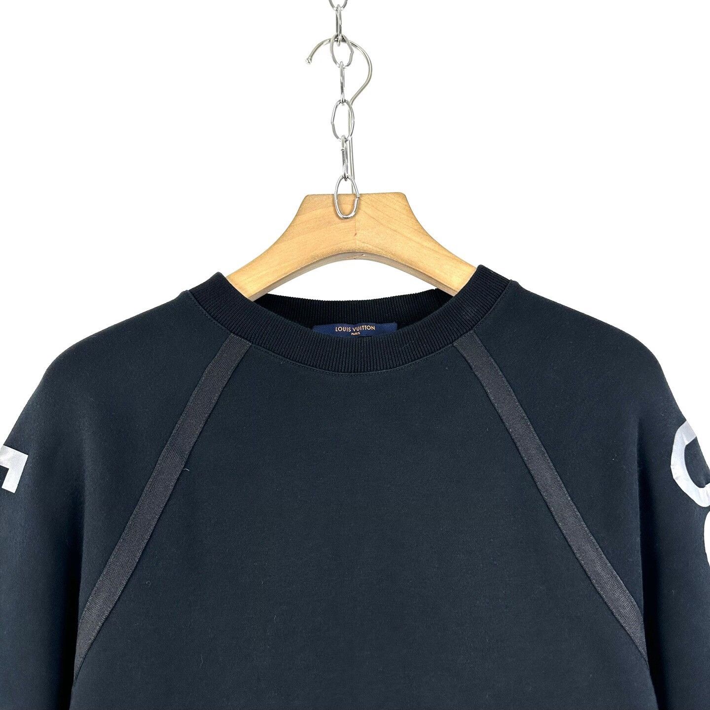 Louis Vuitton Louis Vuitton Black Reflective Logo Sweatshirt Size US M / EU 48-50 / 2 - 3 Thumbnail
