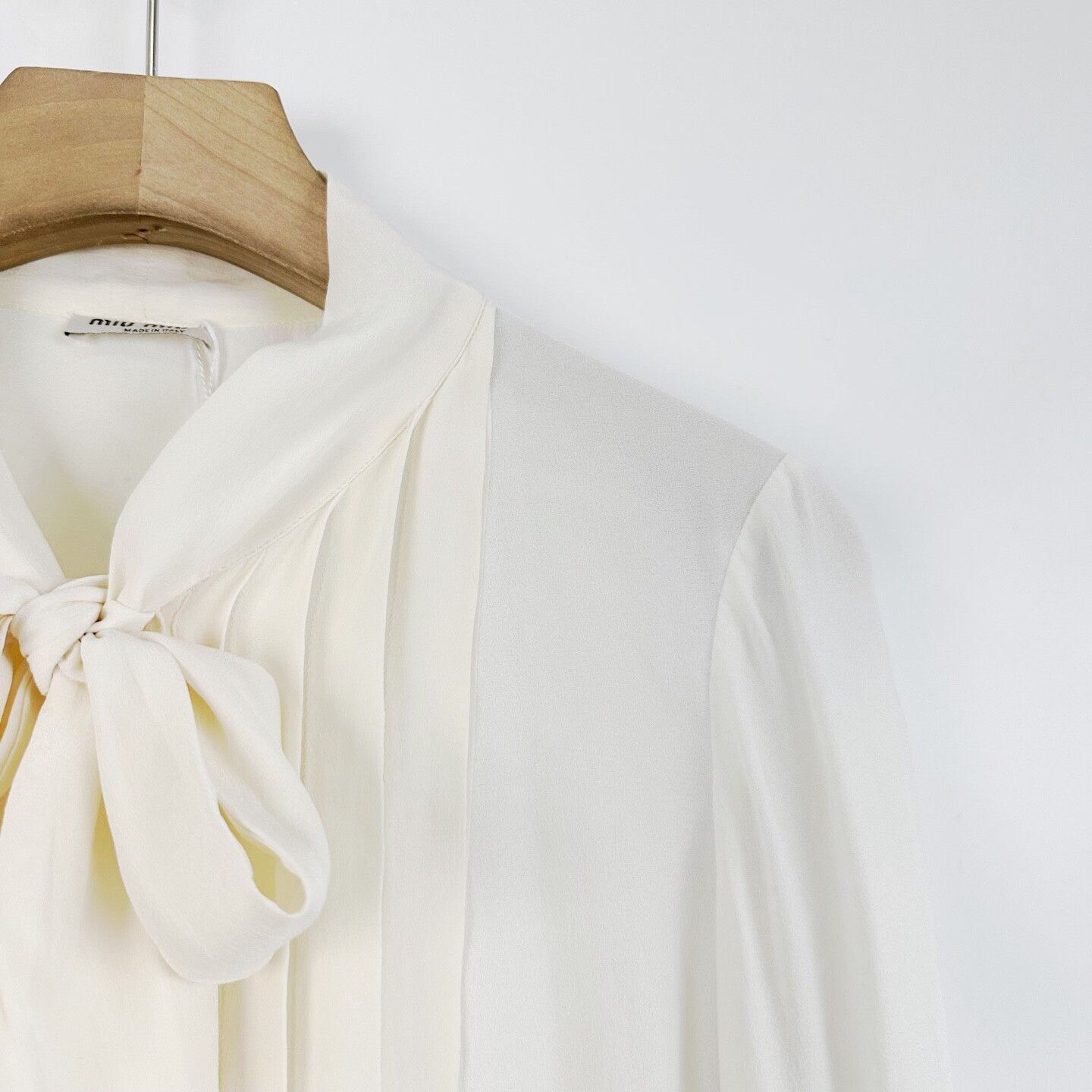Miu Miu Miu Miu Silk Court Bow Shirt Size XS / US 0-2 / IT 36-38 - 5 Thumbnail