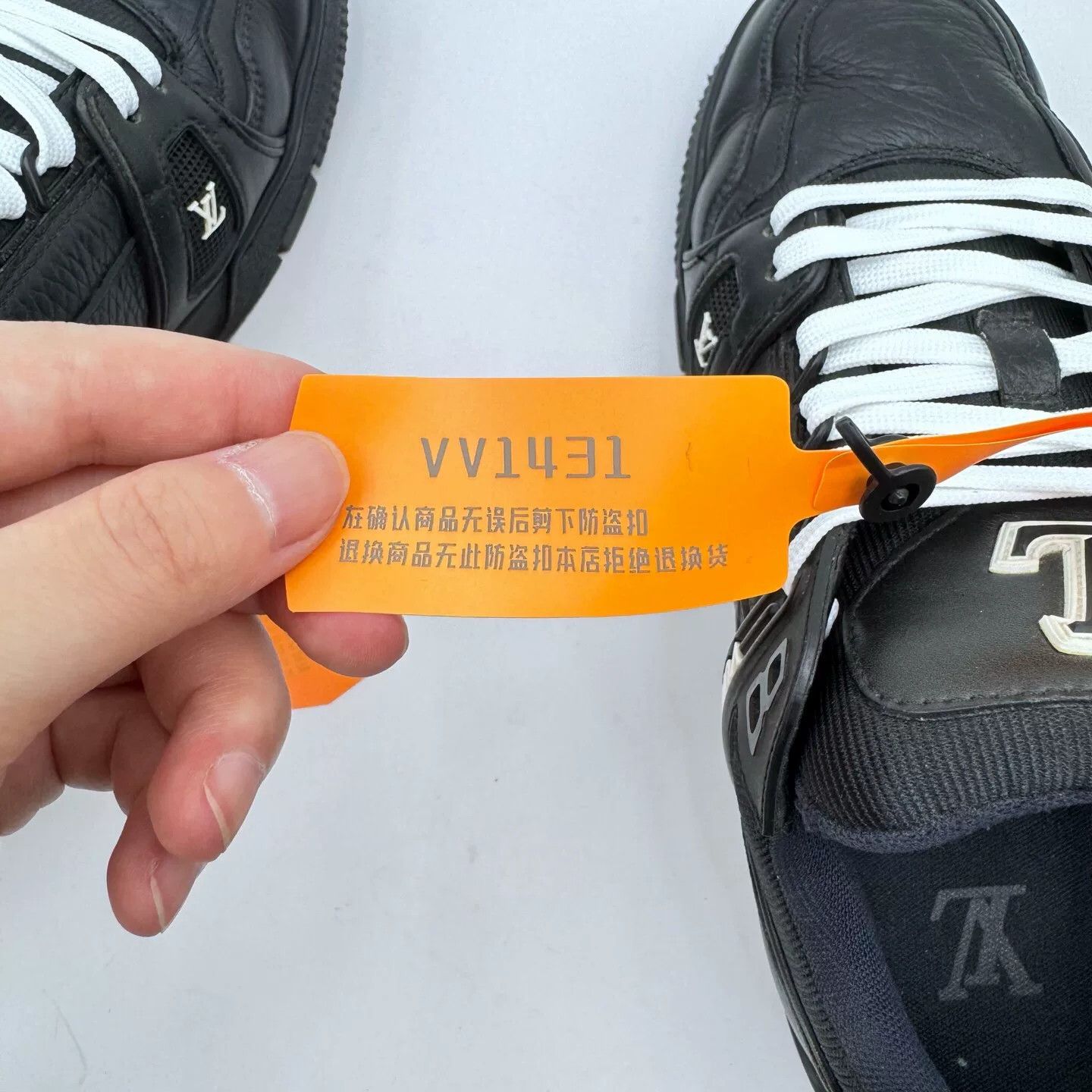 Louis Vuitton LV Black Warrior Trainer Shoes Size US 7.5 / EU 40-41 - 8 Thumbnail