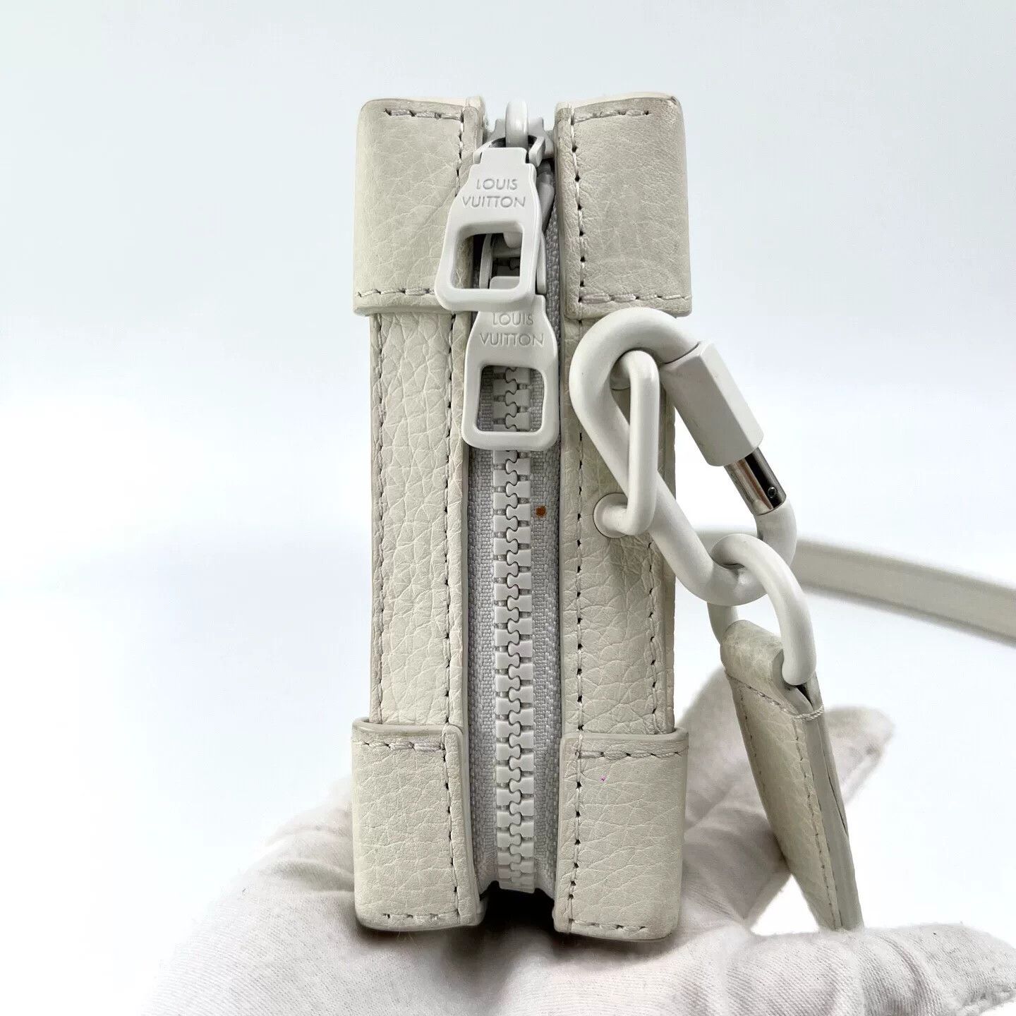 Louis Vuitton Louis Vuitton Monogram Embossed Graffiti Box Bag Size ONE SIZE - 3 Thumbnail