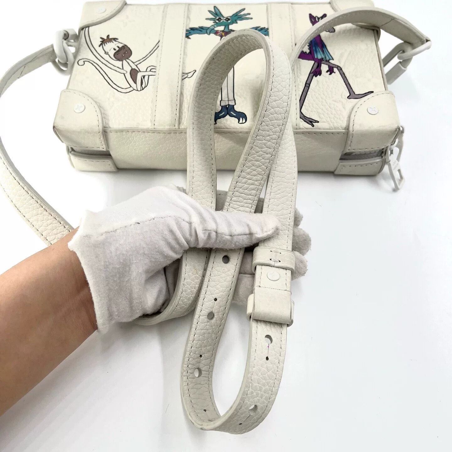 Louis Vuitton Louis Vuitton Monogram Embossed Graffiti Box Bag Size ONE SIZE - 5 Thumbnail