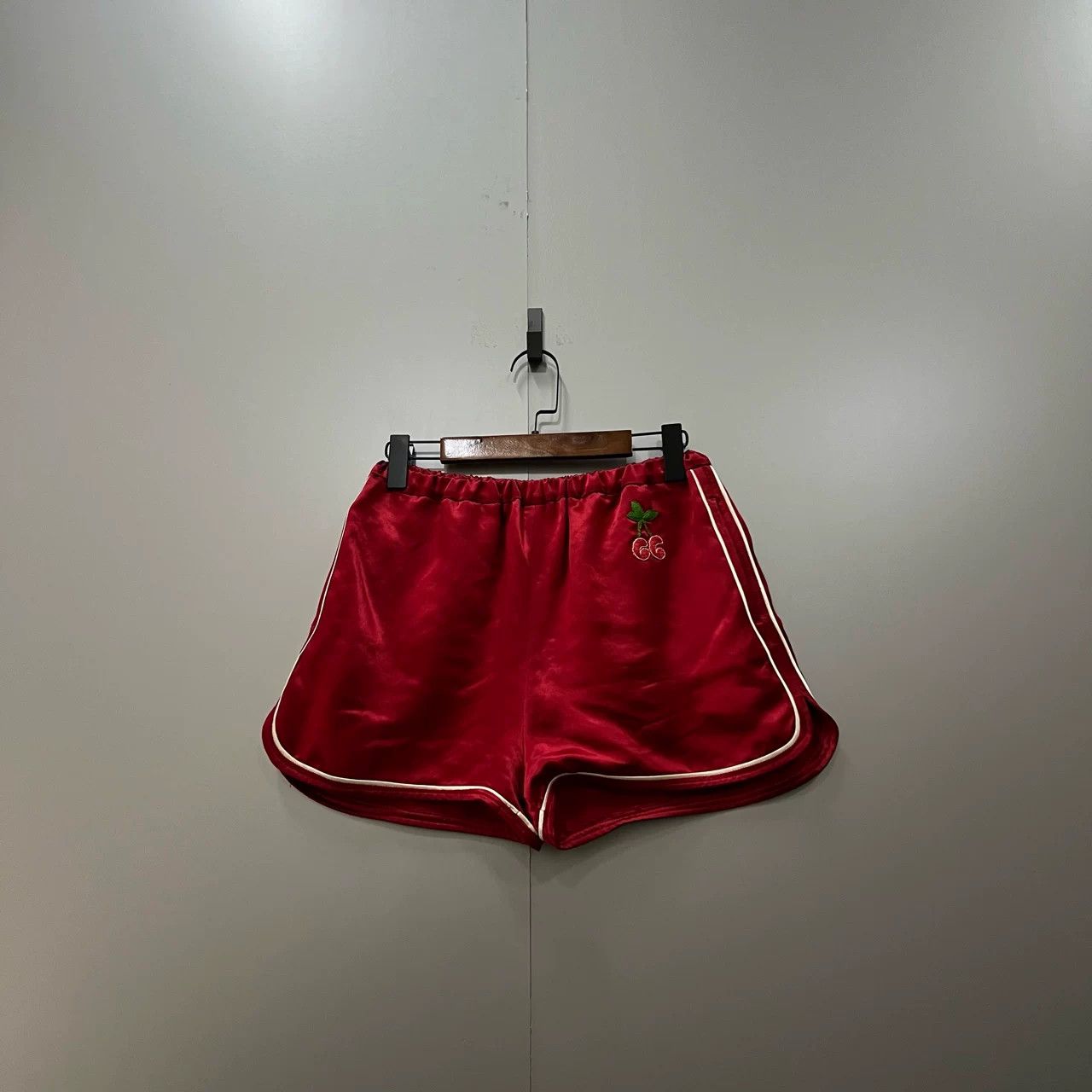 Gucci Gucci GG Cherry Embroidery Shorts Size 38" / US 16 / IT 52 - 2 Thumbnail
