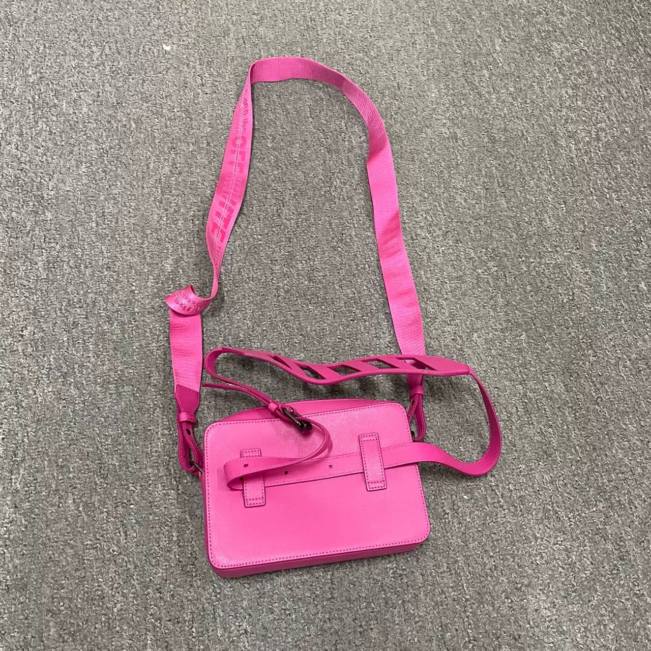 Off-White Off-White Pink Caution Tape Shoulder Bag Size ONE SIZE - 2 Thumbnail