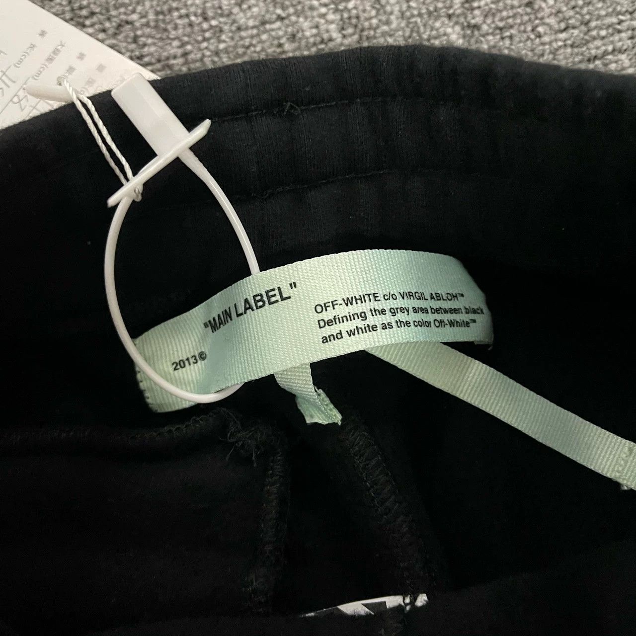 Off-White Off-White Gradient Arrow Sweatpants Size US 26 / EU 42 - 4 Thumbnail