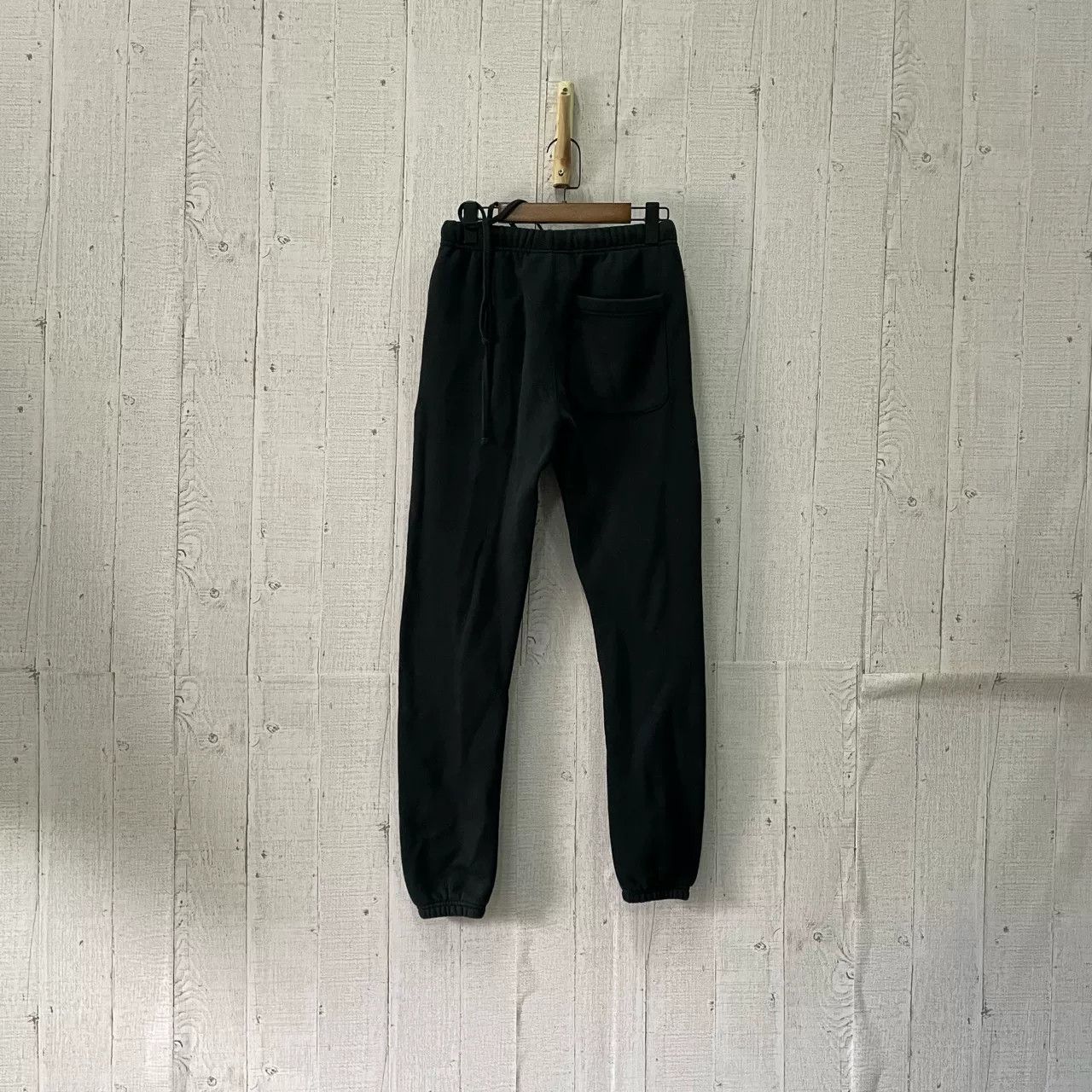 Fear of God Fear of God ESSENTIALS Black Sweatpants XXS Size US 26 / EU 42 - 2 Thumbnail