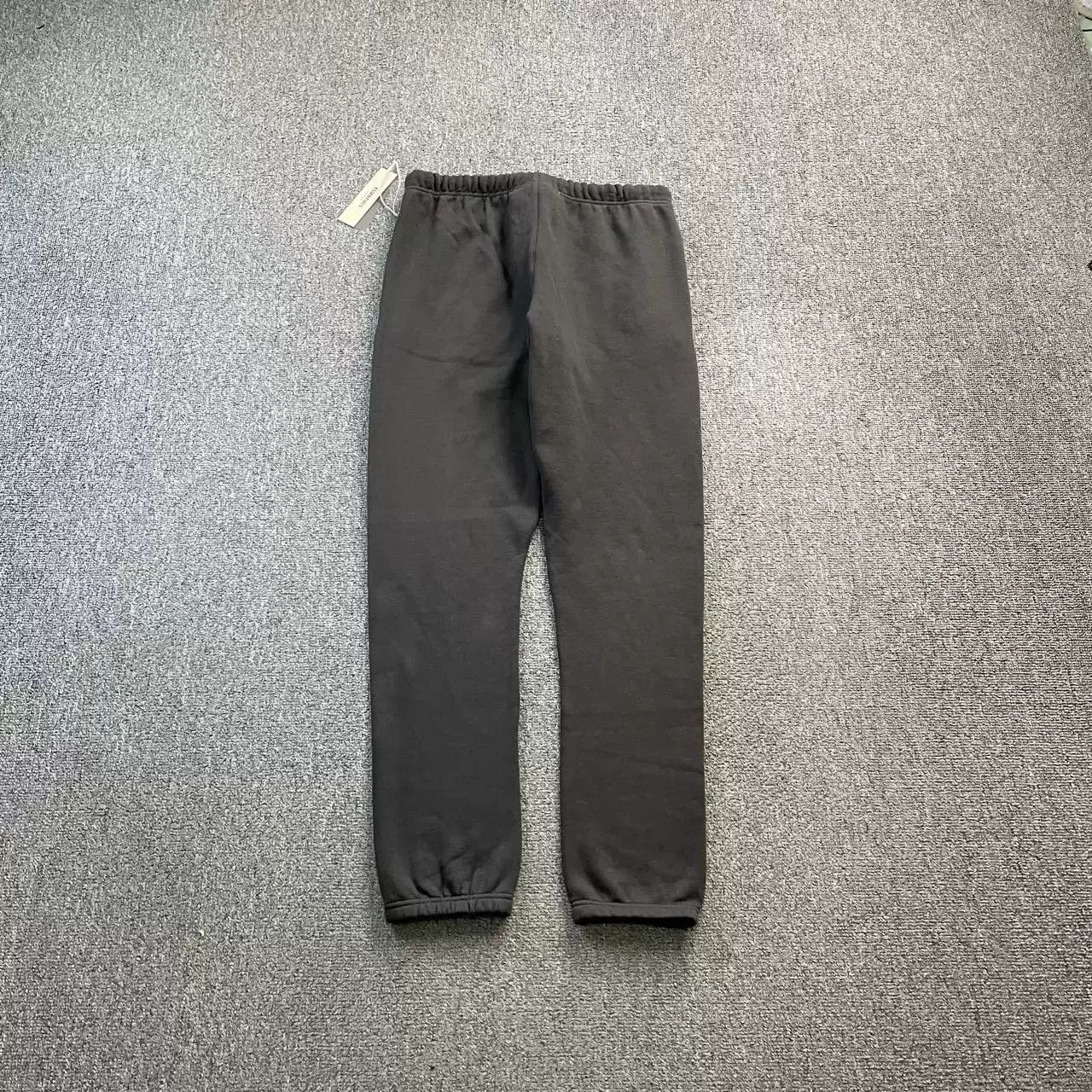 Fear of God Fear Of God ESSENTIALS 1977 Sweatpants Size US 32 / EU 48 - 2 Thumbnail