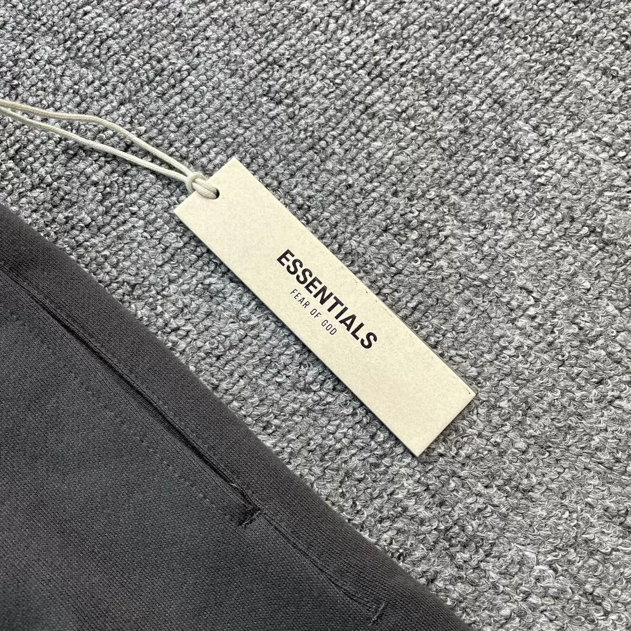 Fear of God Fear Of God ESSENTIALS 1977 Sweatpants Size US 32 / EU 48 - 4 Thumbnail