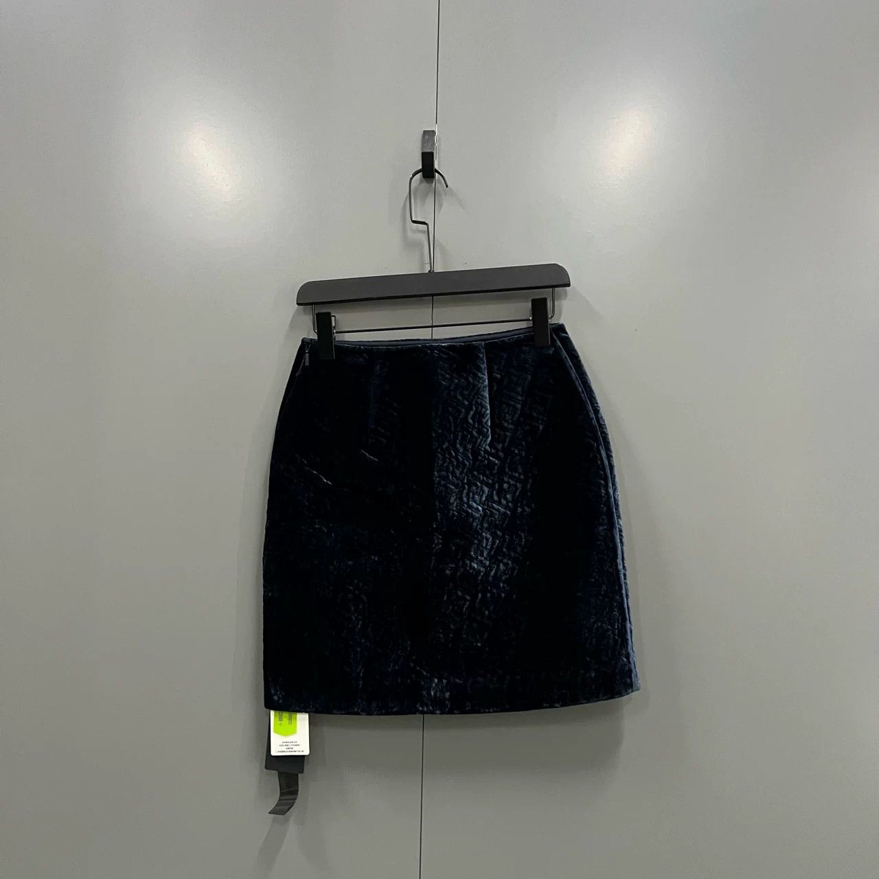 Fendi Fendi Blue Velvet Embossed Skirt Size 38" / US 16 / IT 52 - 2 Thumbnail