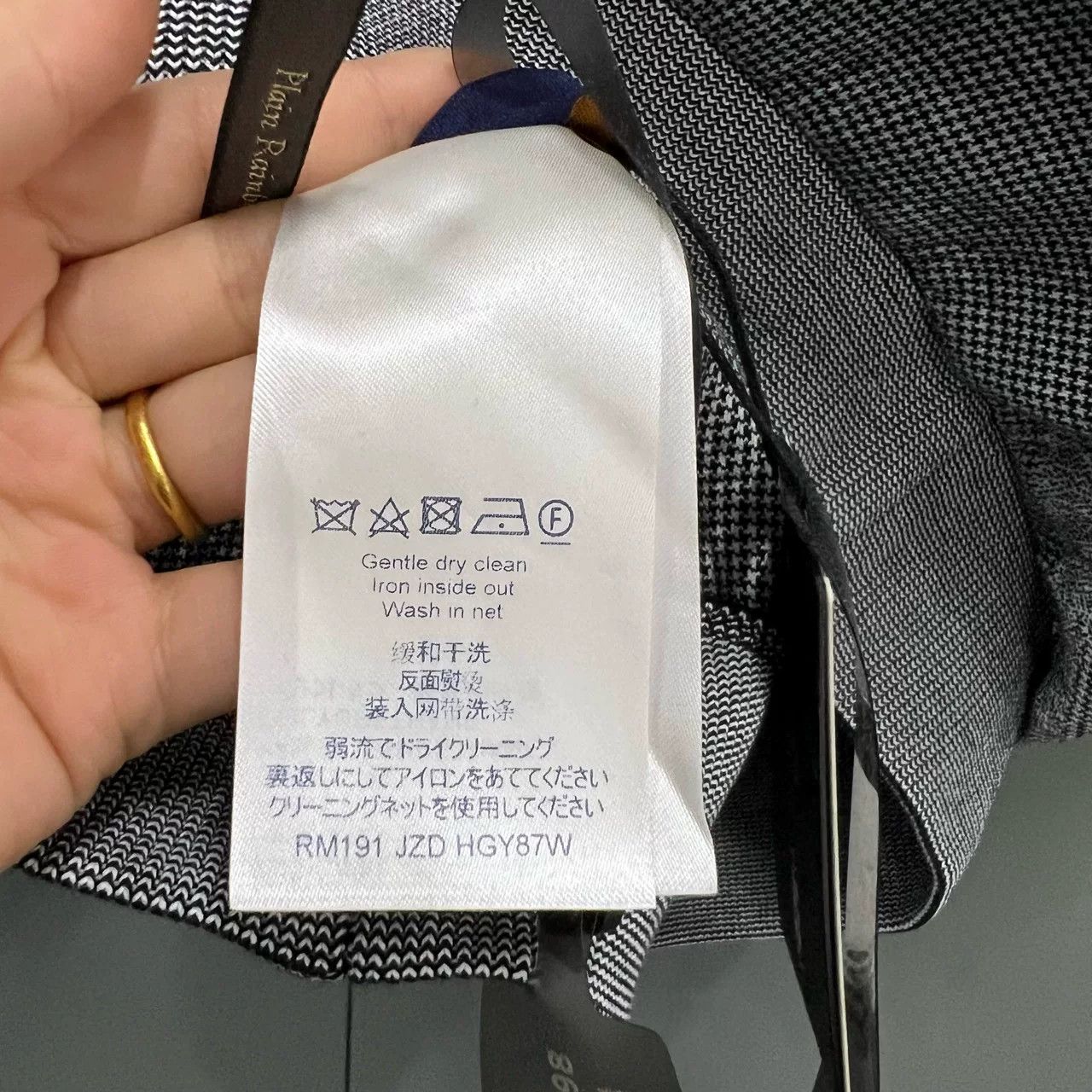 Louis Vuitton Louis Vuitton Wizard of Oz Portrait Hoodie Size XS / US 0-2 / IT 36-38 - 4 Thumbnail