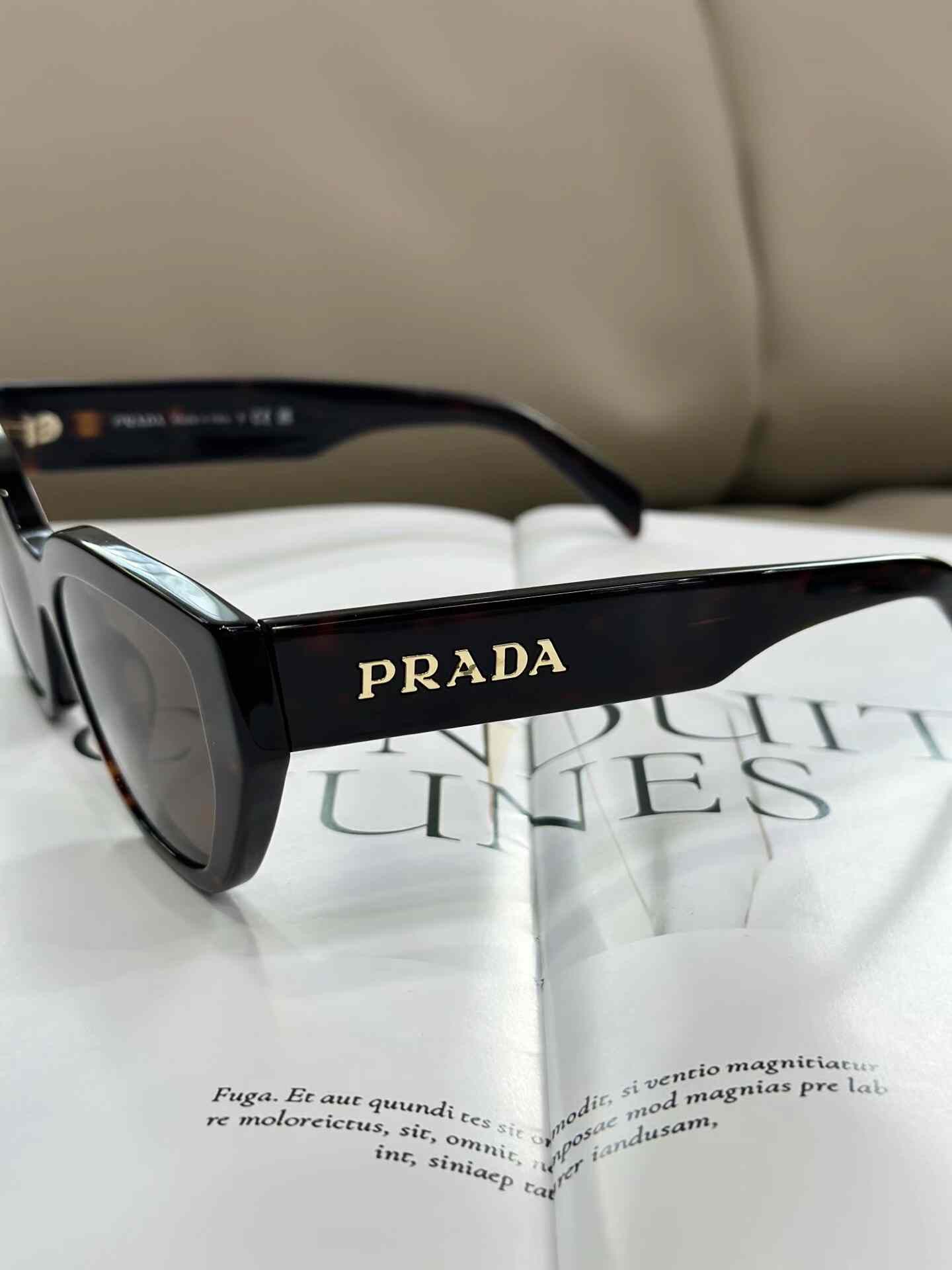 Prada PRADA Tortoiseshell Irregular Sunglasses Size ONE SIZE - 6 Thumbnail