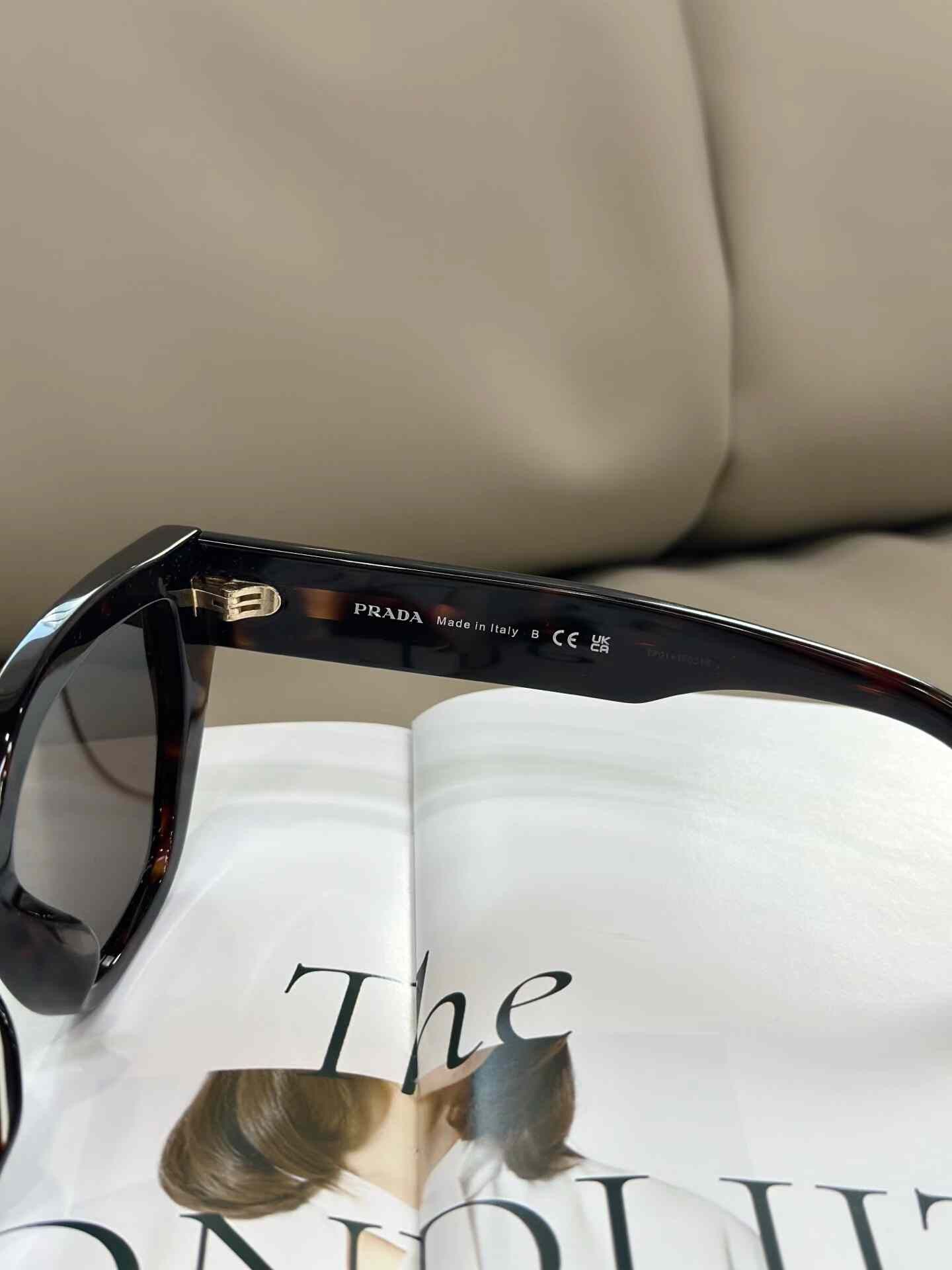 Prada PRADA Tortoiseshell Irregular Sunglasses Size ONE SIZE - 7 Thumbnail