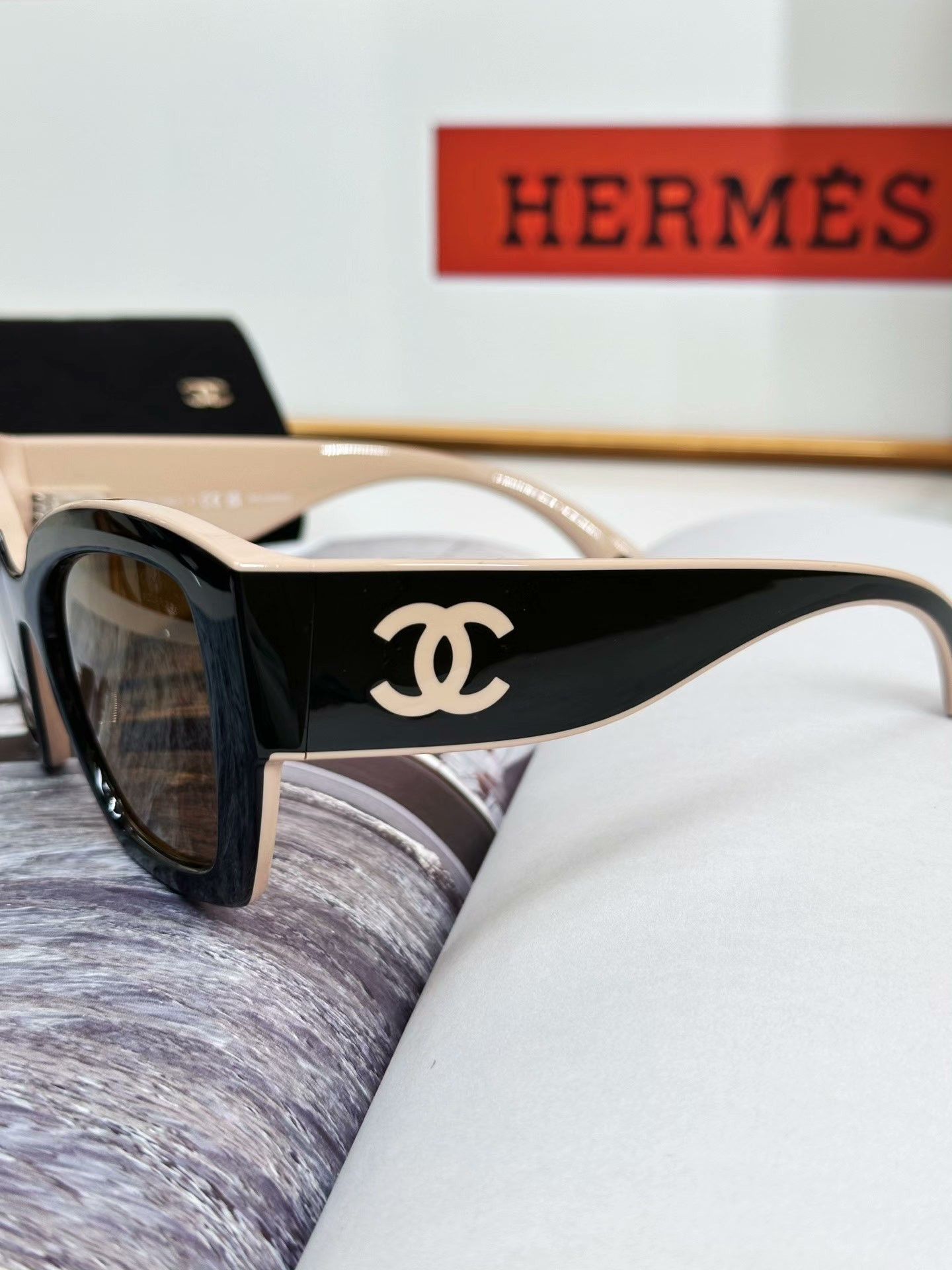 Chanel CHANEL Black Colorblock Irregular Sunglasses Size ONE SIZE - 6 Thumbnail