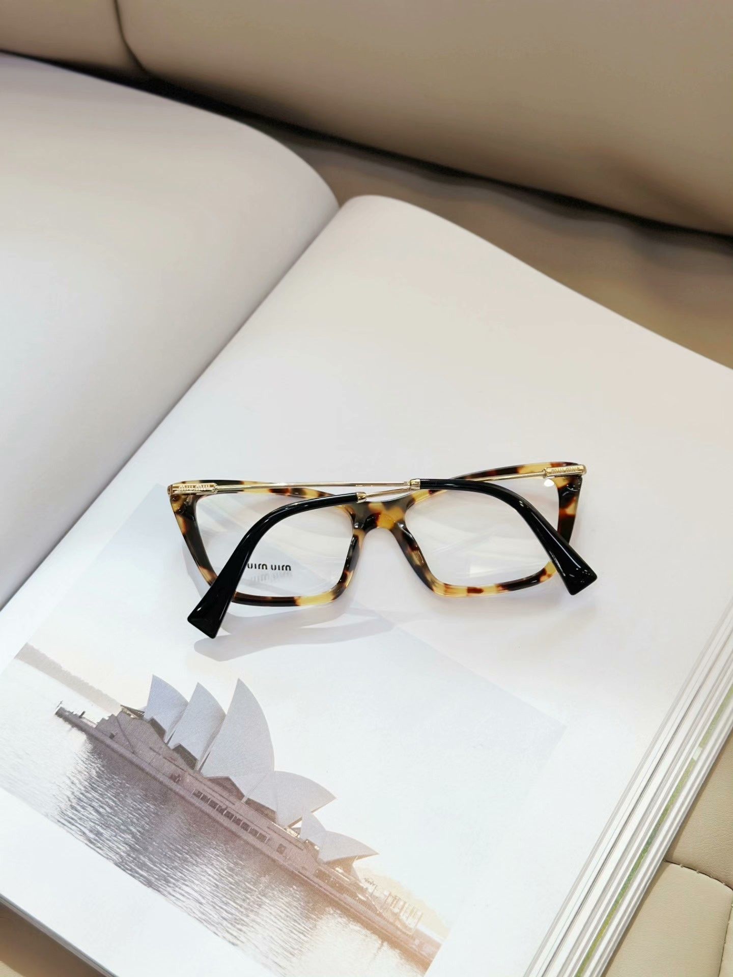 Miu Miu Miumiu Tortoiseshell Irregular Plain Glasses Size ONE SIZE - 3 Thumbnail