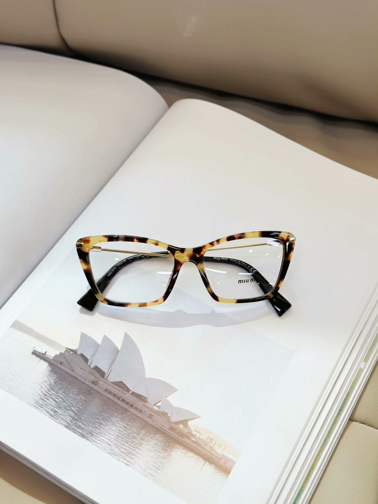 Miu Miu Miumiu Tortoiseshell Irregular Plain Glasses Size ONE SIZE - 2 Thumbnail