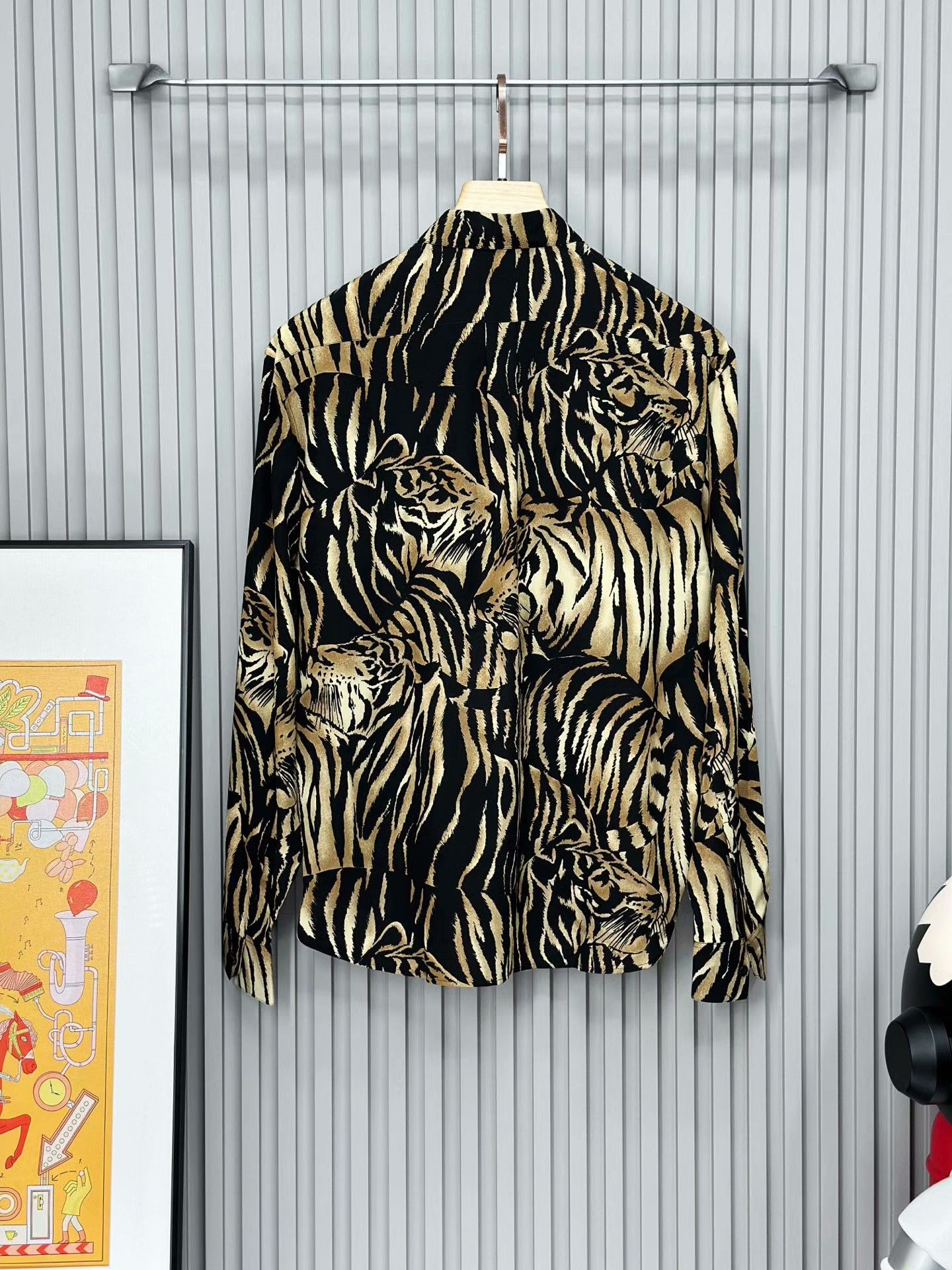 Saint Laurent Paris SAINT LAURENT Tiger Print Silk Shirt Size US M / EU 48-50 / 2 - 2 Thumbnail