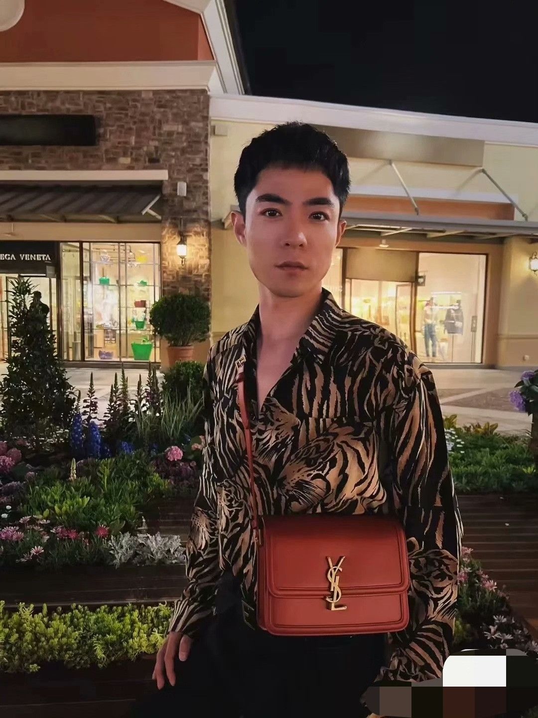 Saint Laurent Paris SAINT LAURENT Tiger Print Silk Shirt Size US M / EU 48-50 / 2 - 7 Thumbnail